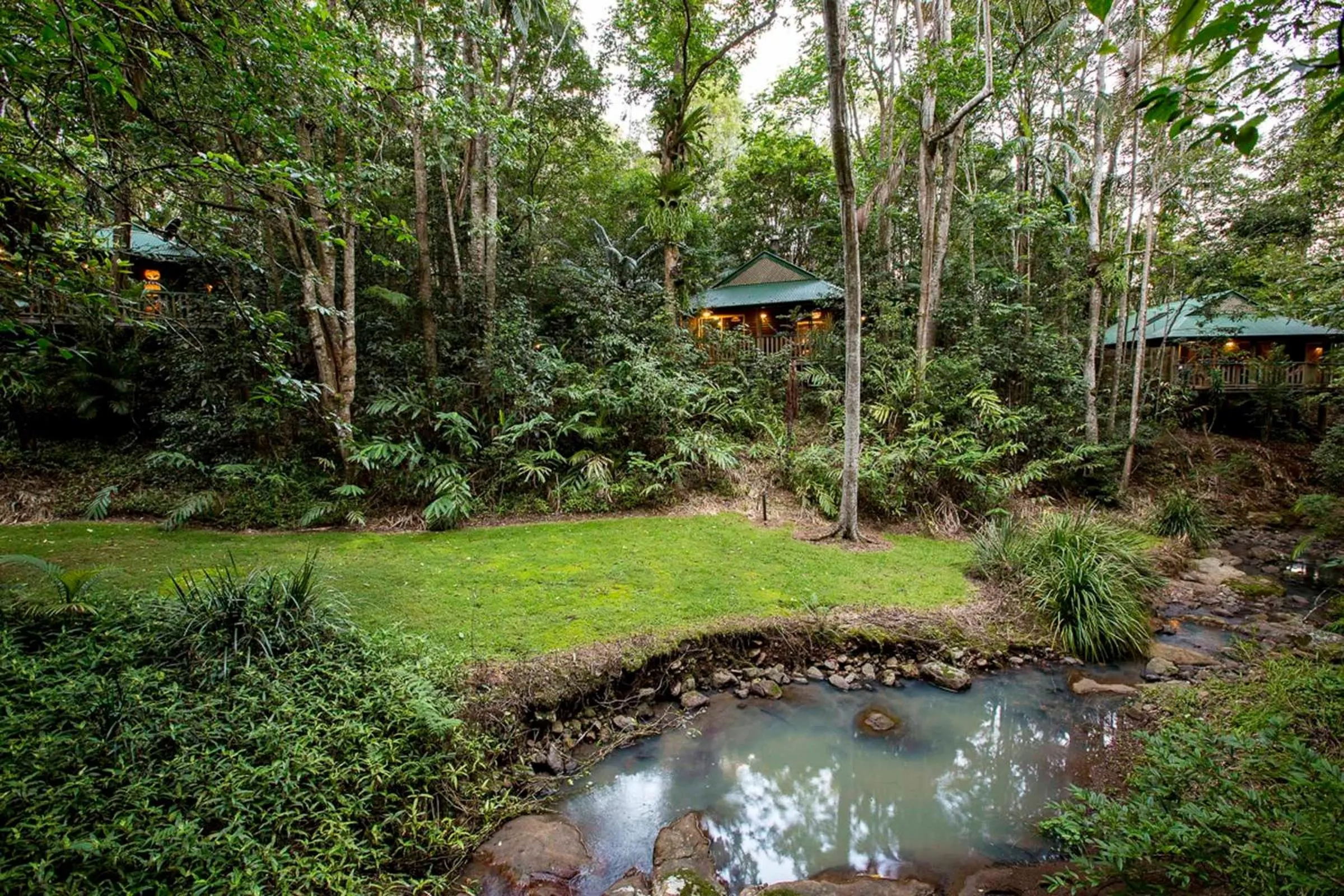 Facade/entrance in Narrows Escape Rainforest Retreat