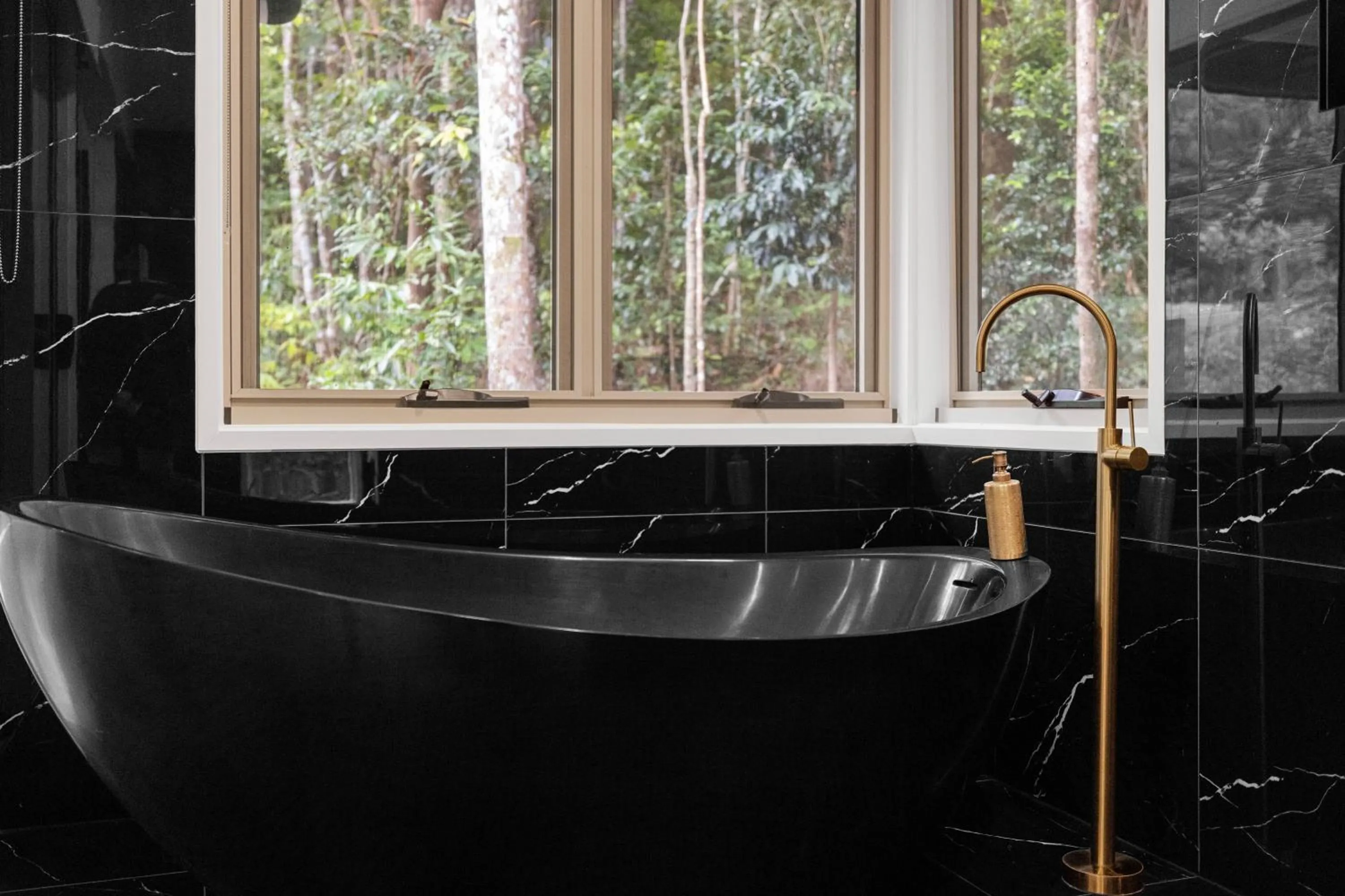 Bathroom in Narrows Escape Rainforest Retreat