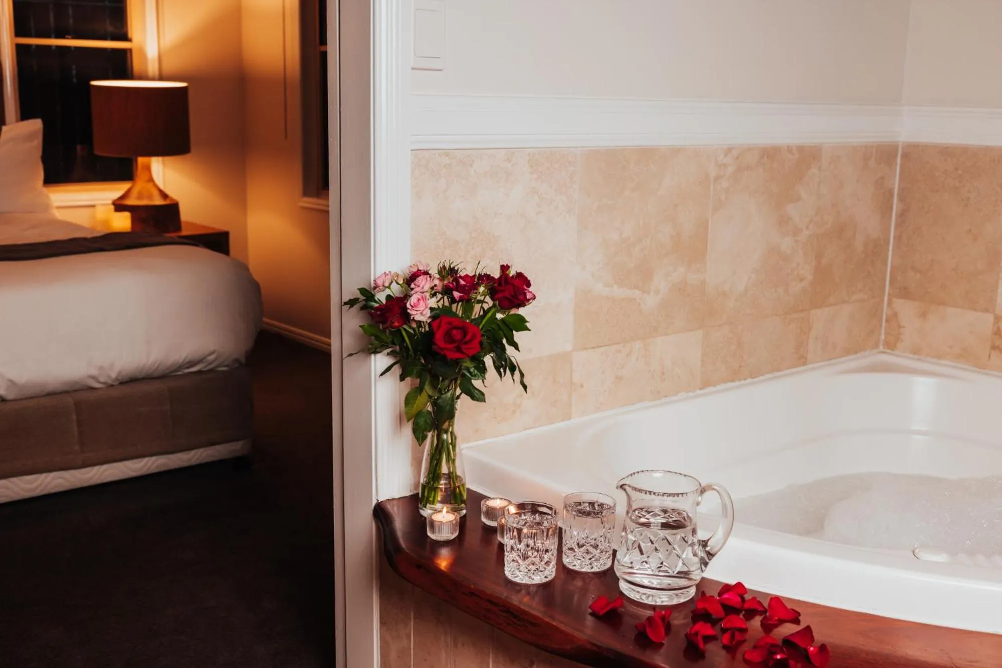 Hot Tub in Narrows Escape Rainforest Retreat