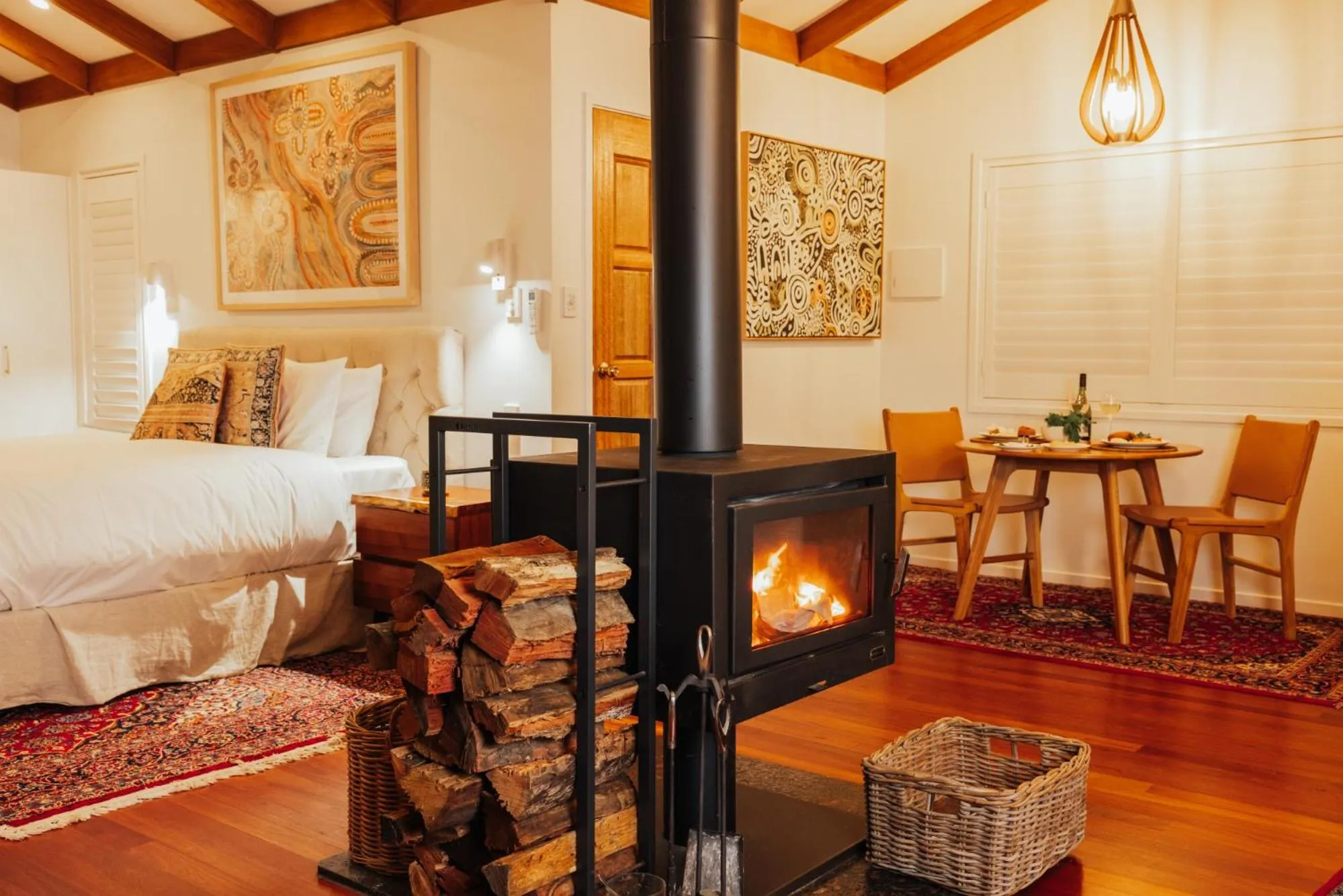 Bed in Narrows Escape Rainforest Retreat