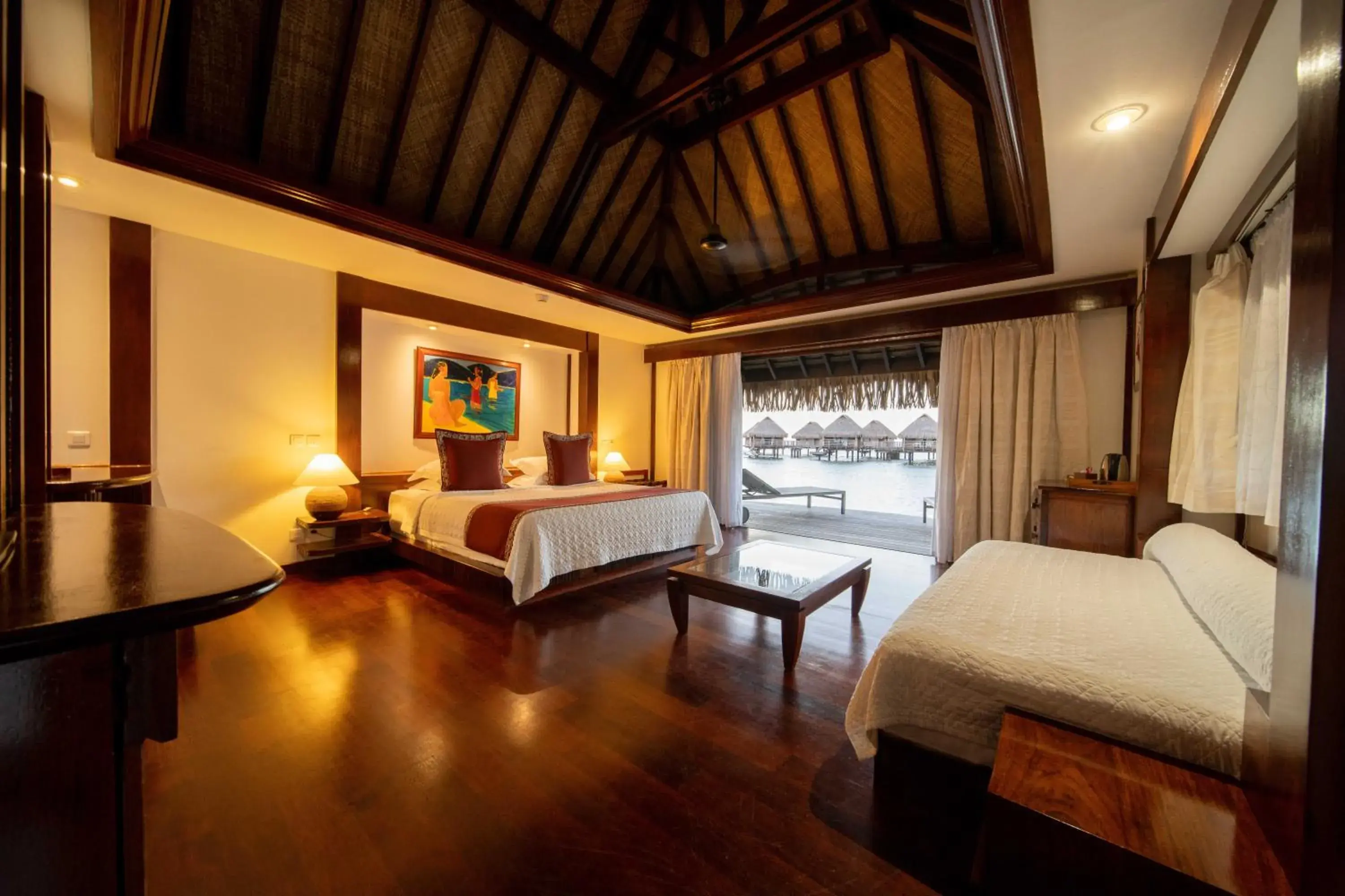 Sea view, Bed in Manava Beach Resort & Spa Moorea Sea view, Bed in Manava Beach Resort & Spa Moorea