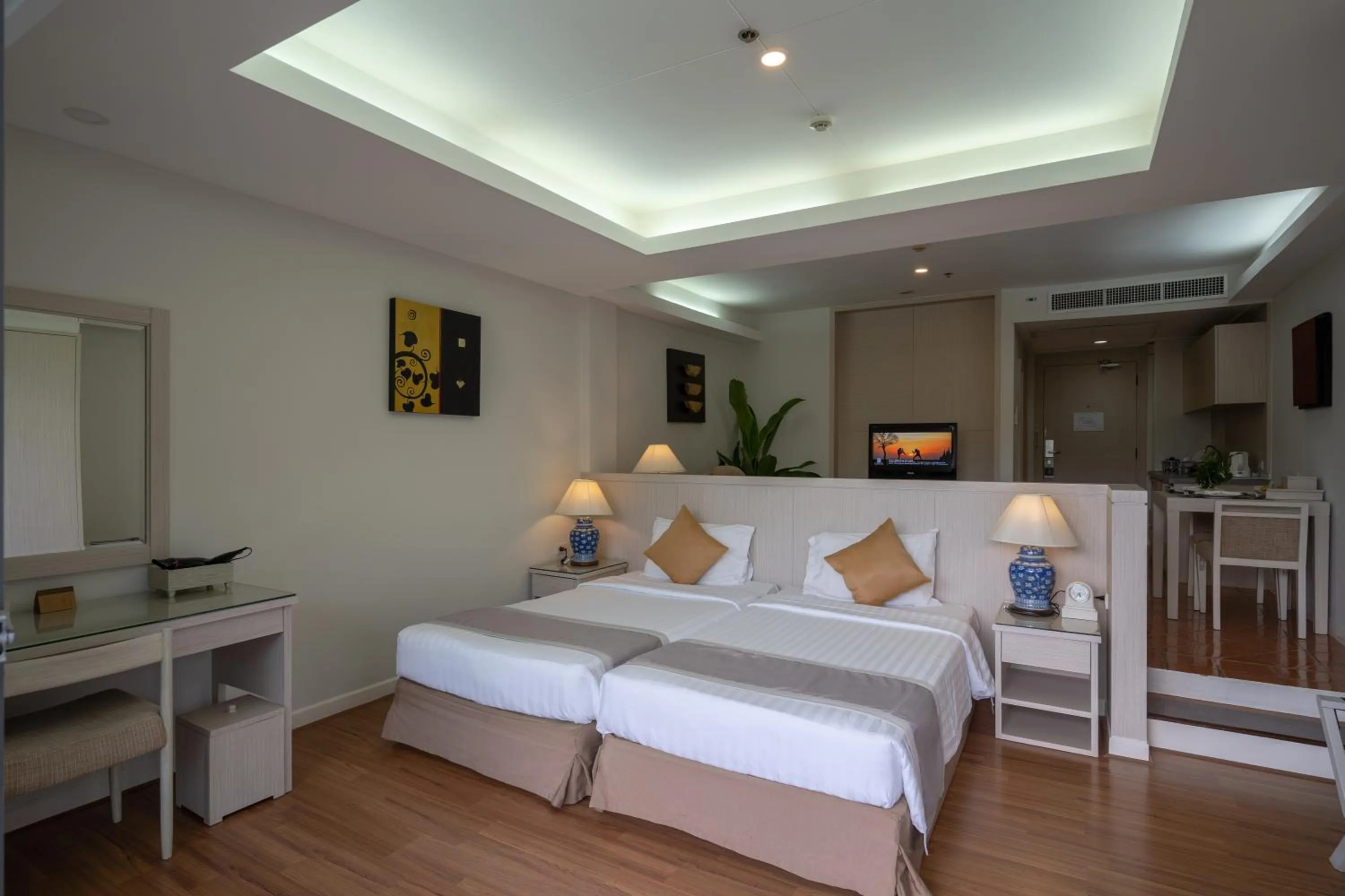 Seating area, Bed in Kantary Bay Hotel Phuket