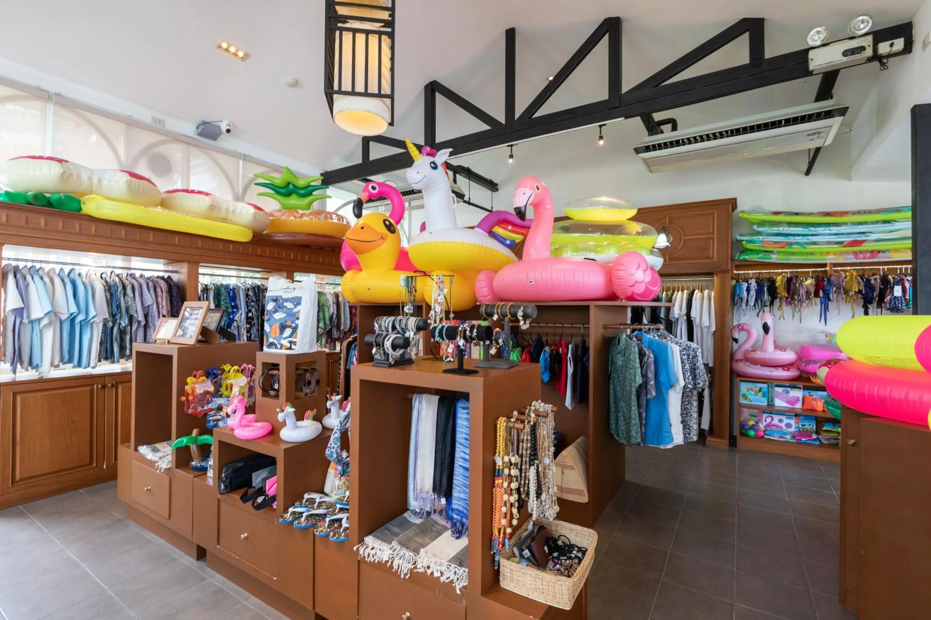 On-site shops in Kantary Bay Hotel Phuket