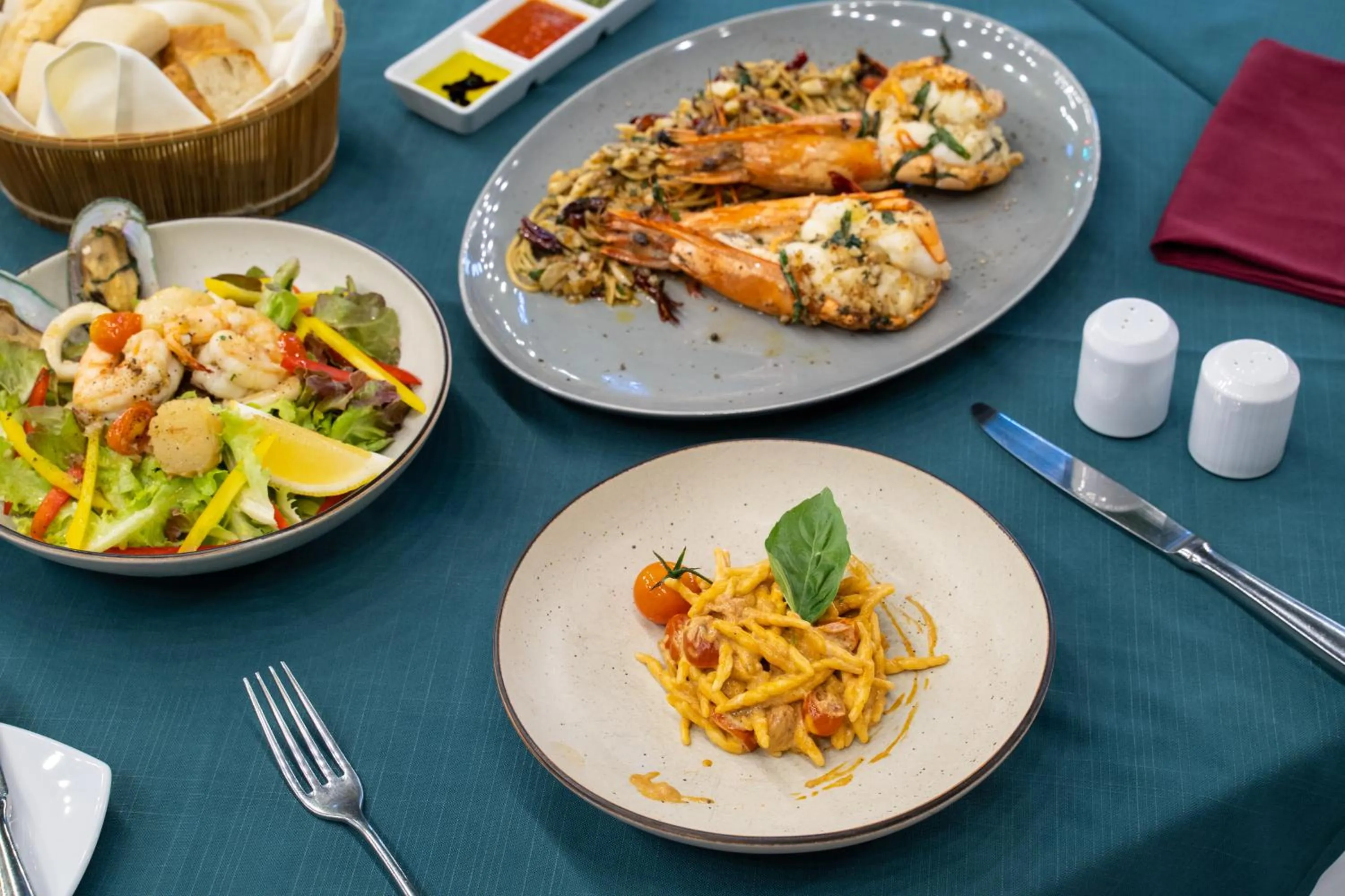 Restaurant/places to eat in Kantary Bay Hotel Phuket