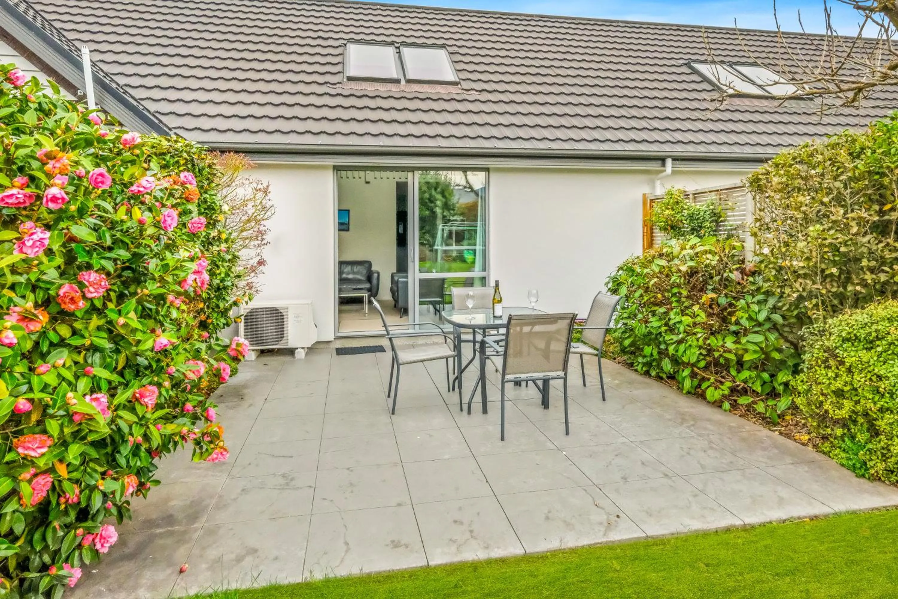 Property building in Hanmer Apartments