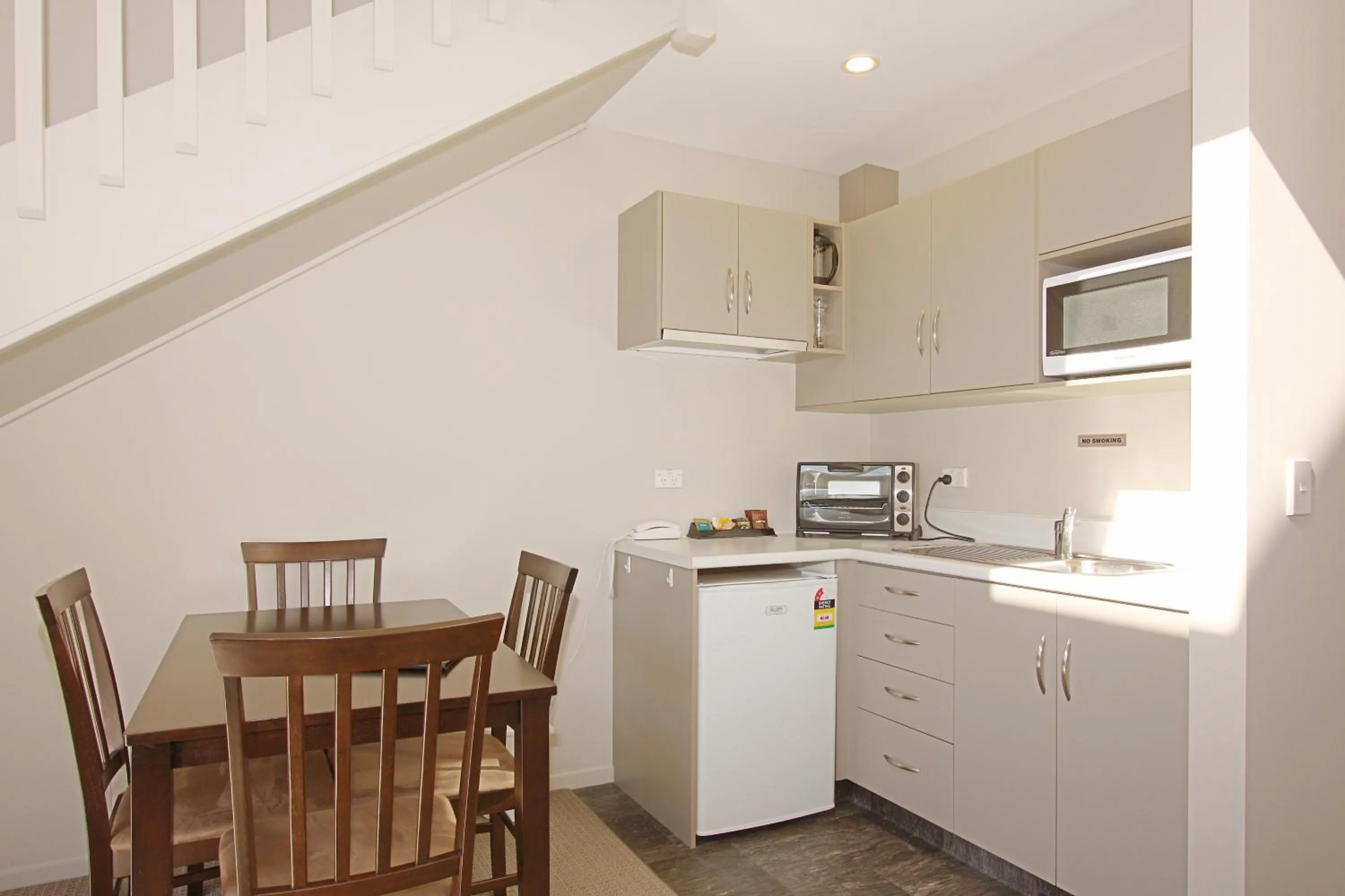 Kitchen or kitchenette in Hanmer Apartments