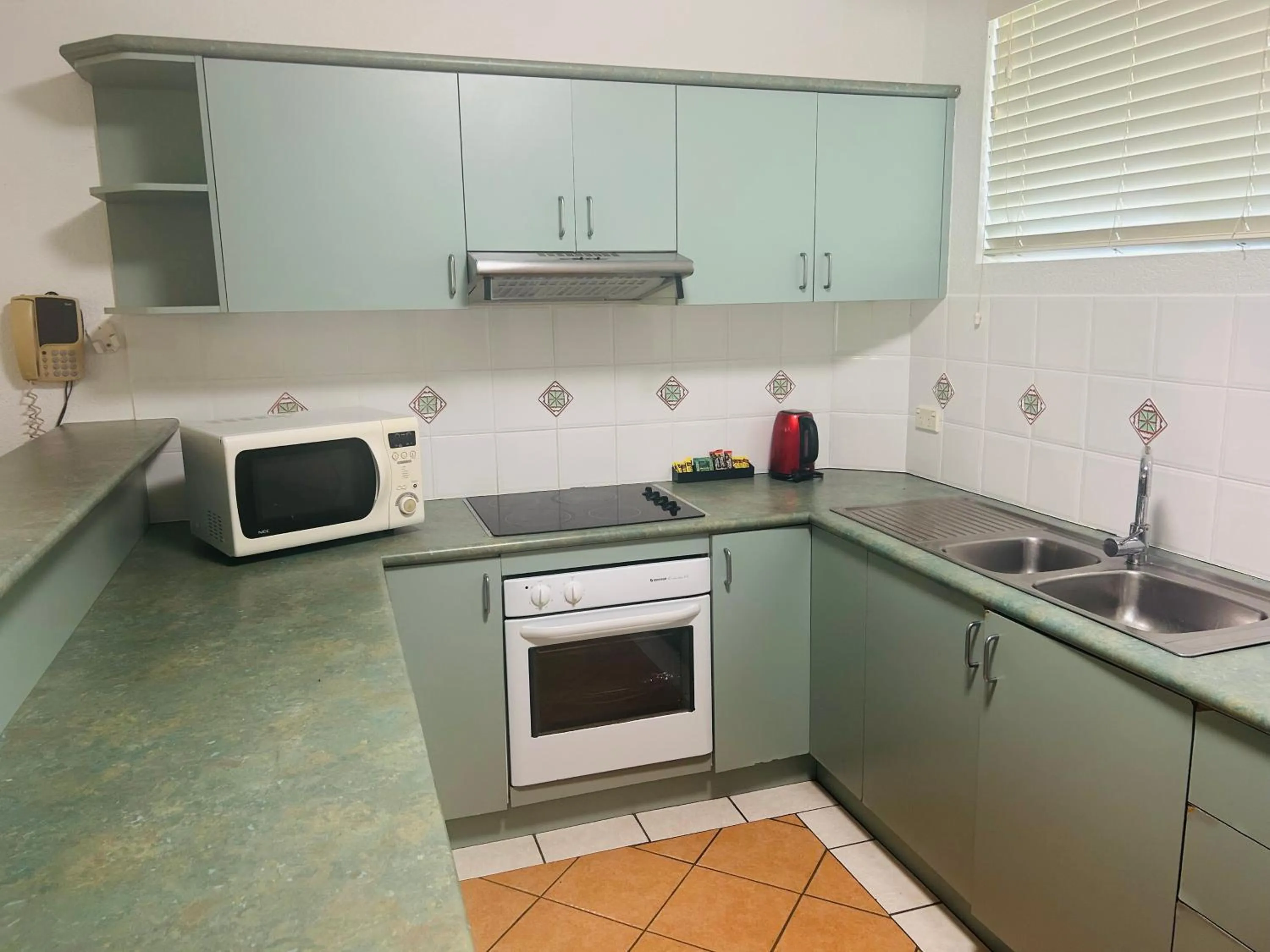 Palm Cove Tropic Apartments