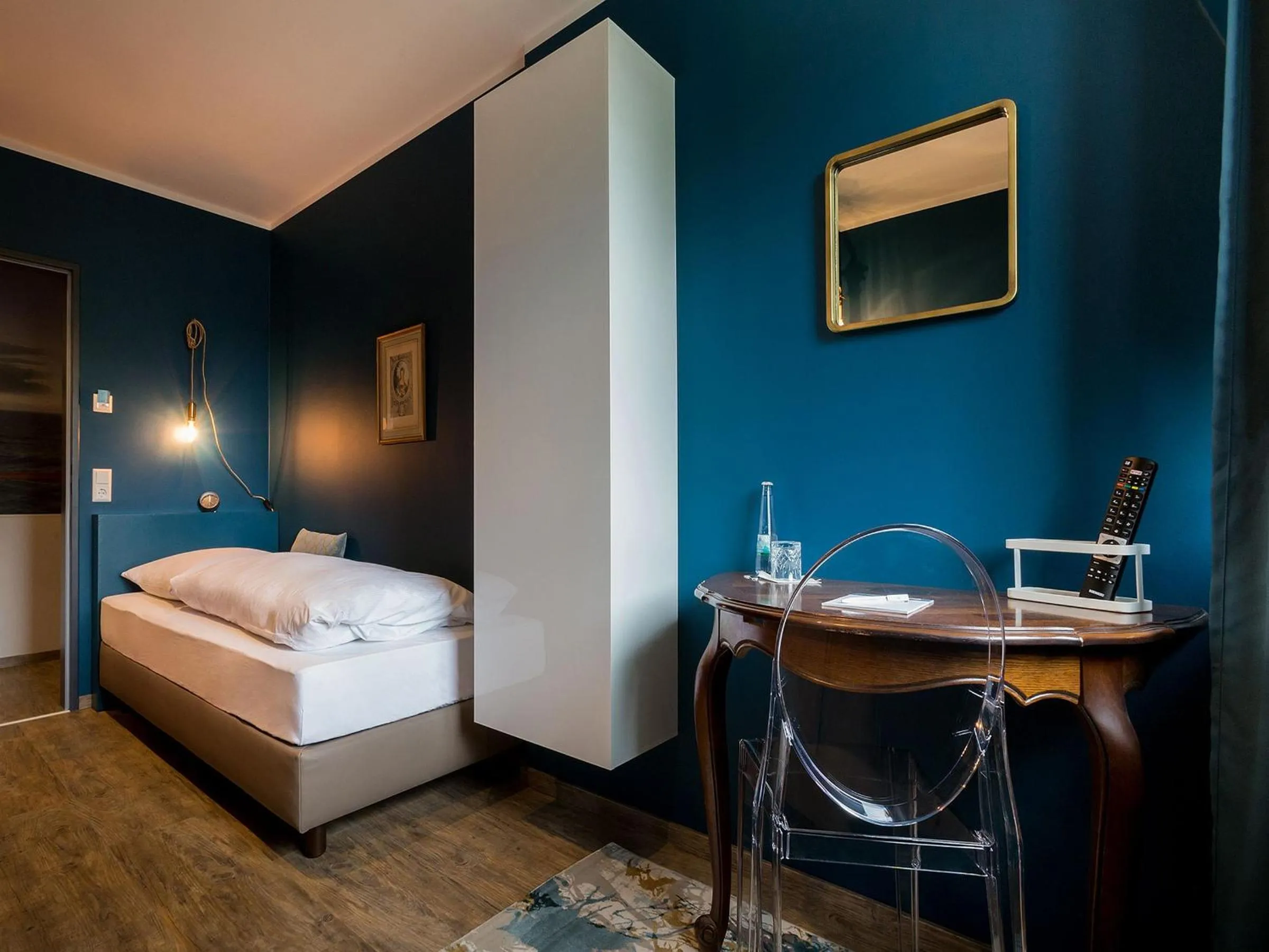 Bedroom, Bed in Hotel Heimathafen