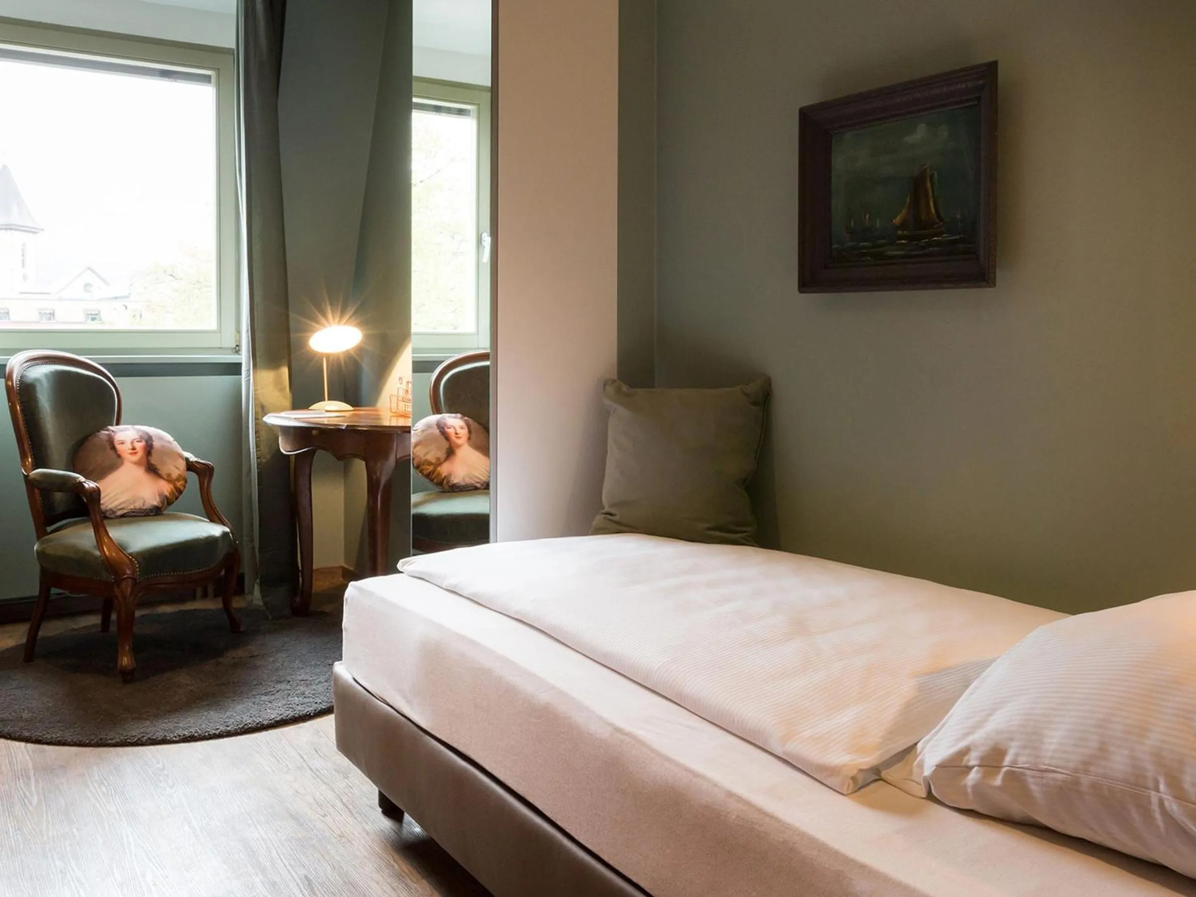 Photo of the whole room, Bed in Hotel Heimathafen