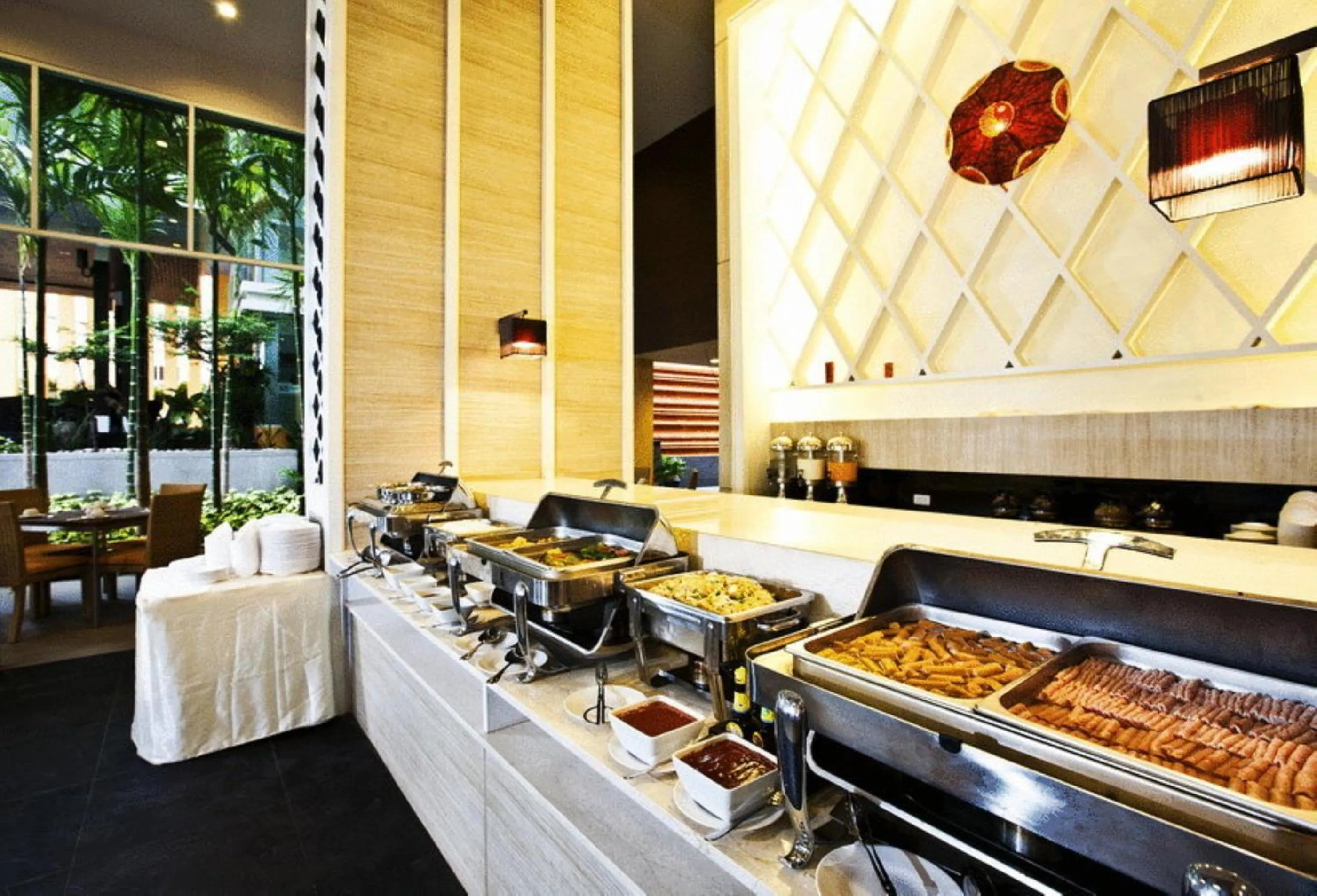 Restaurant/places to eat in FuramaXclusive Sandara Hua Hin at Cha-am Beach