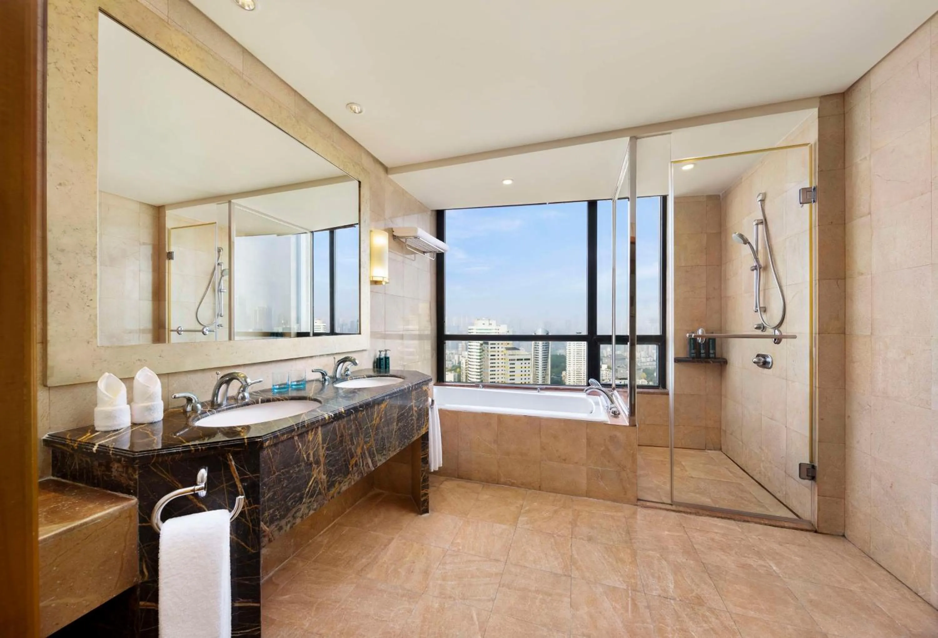 Bathroom in Hilton Chongqing