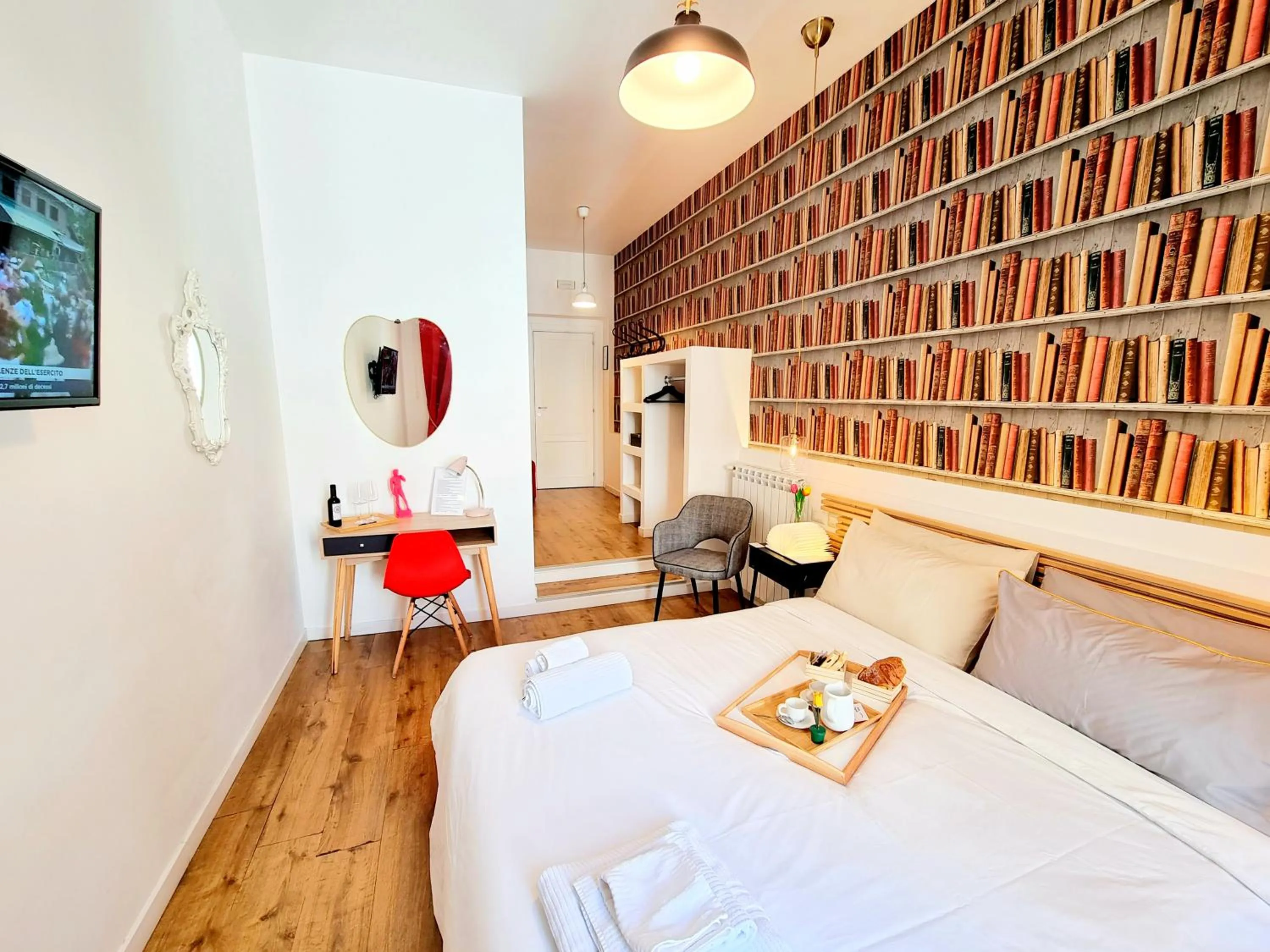 Photo of the whole room, Bed in Daily Napoli - Lungomare