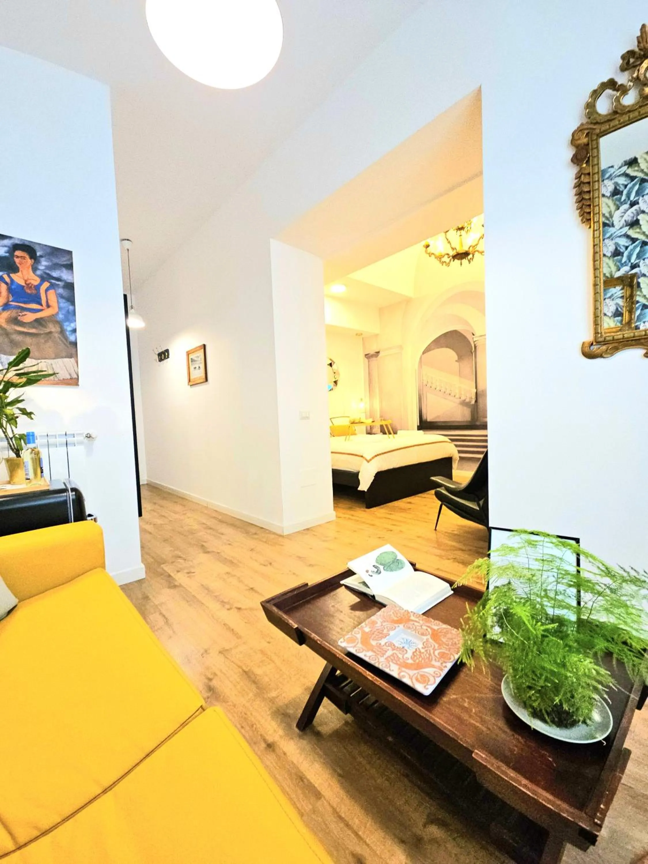 Photo of the whole room, Bed in Daily Napoli - Lungomare