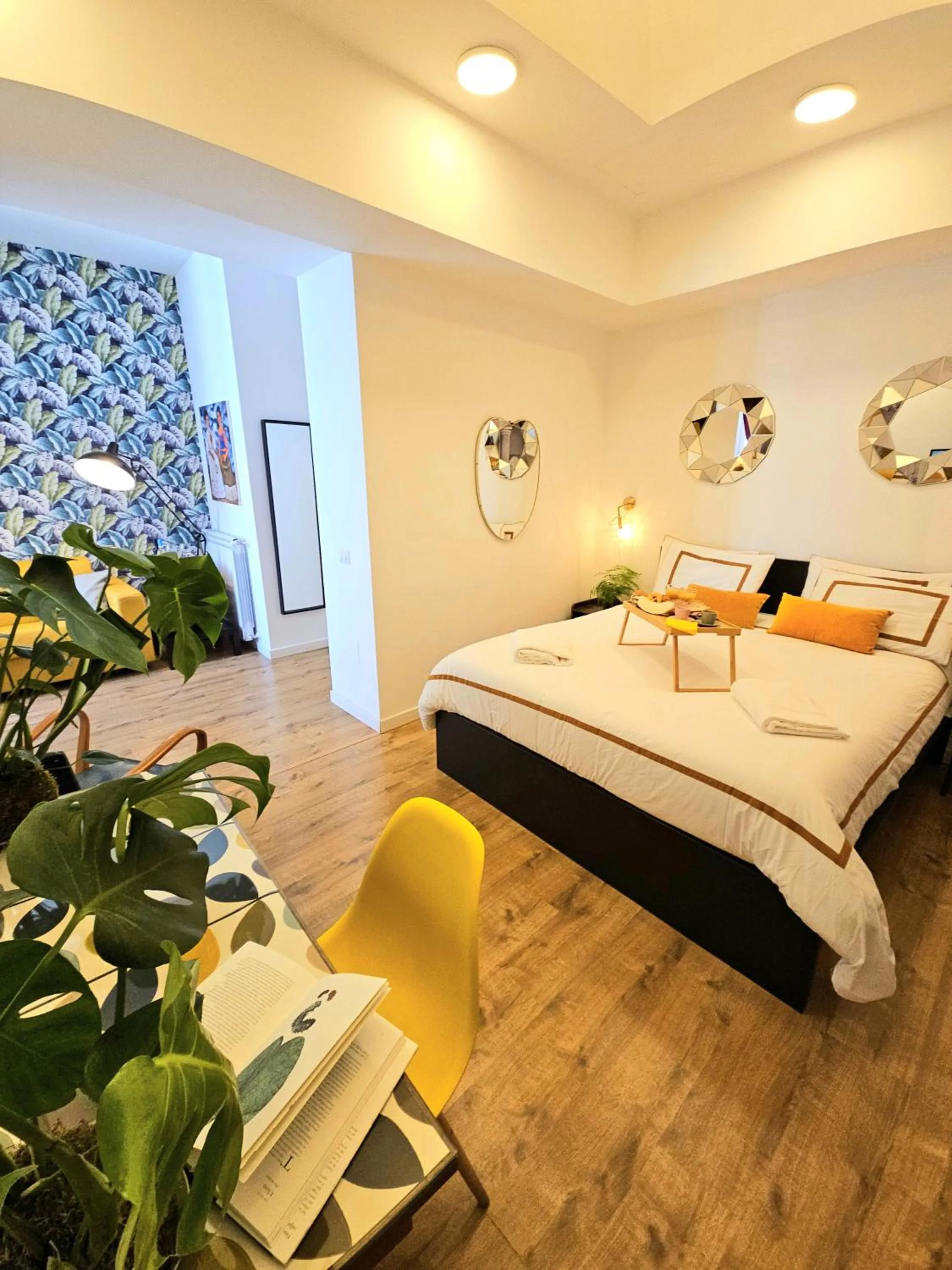 Bedroom, Bed in Daily Napoli - Lungomare