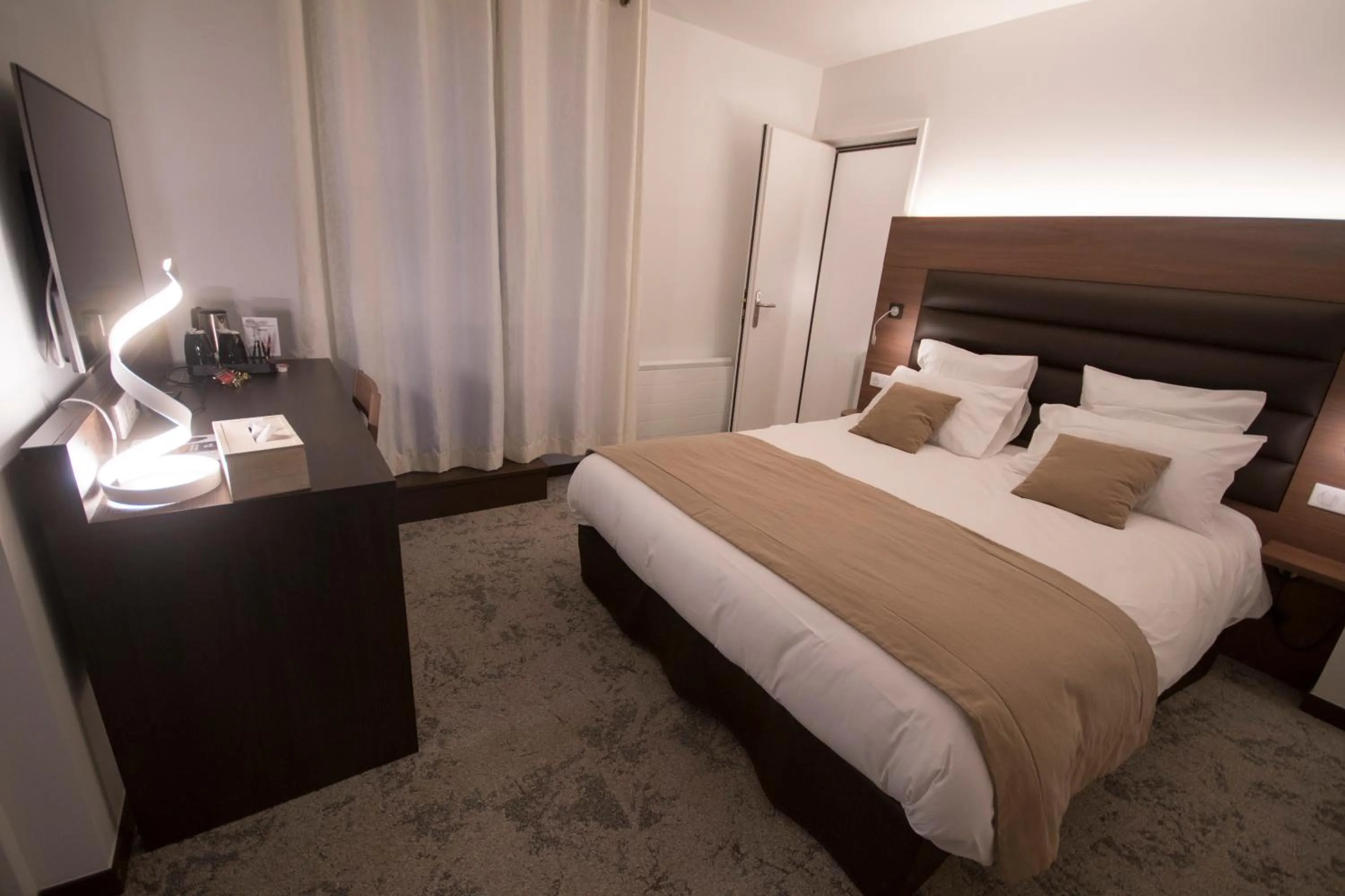 Bedroom, Bed in Hôtel Bastide