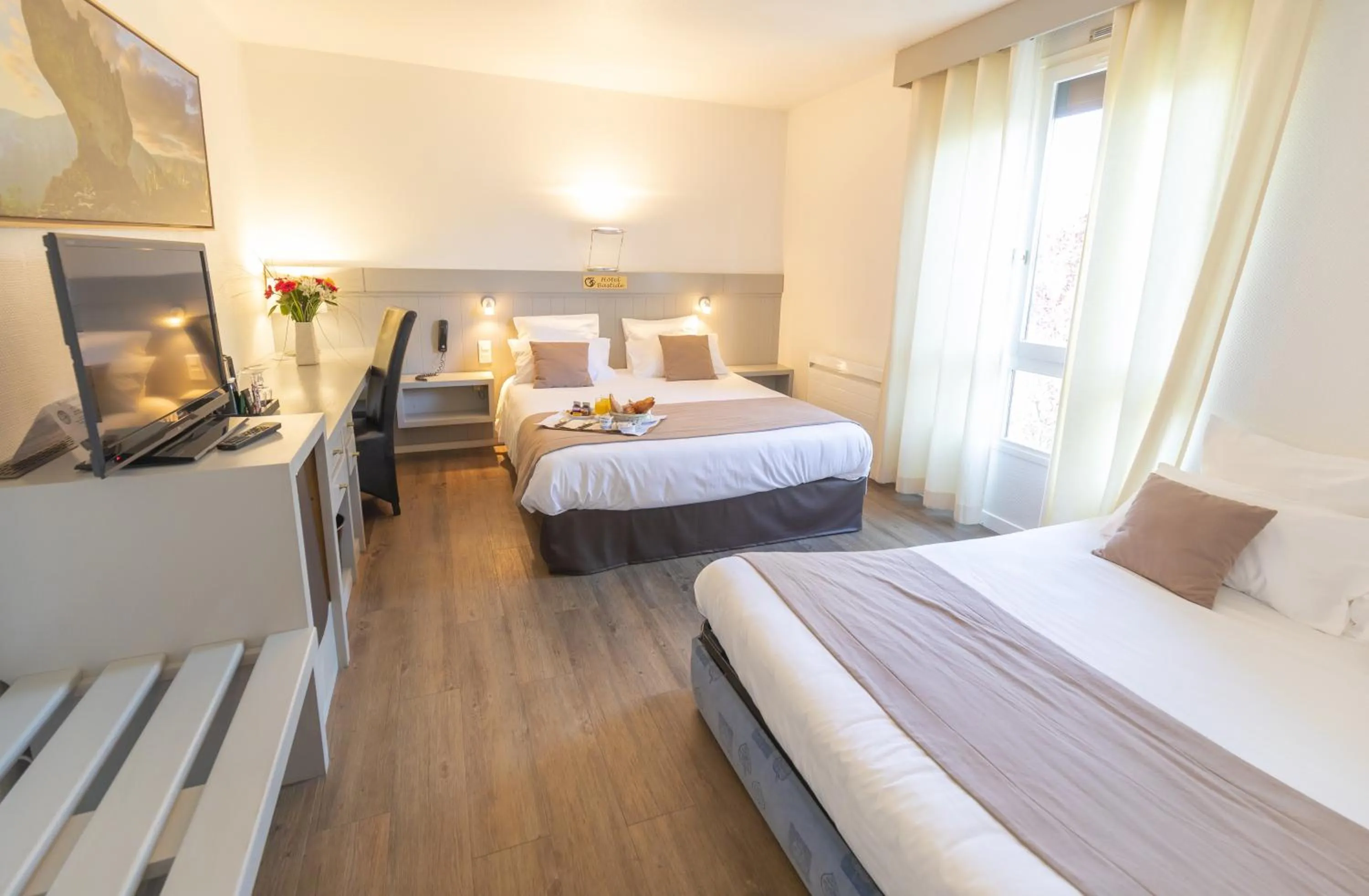 Photo of the whole room, Bed in Hôtel Bastide