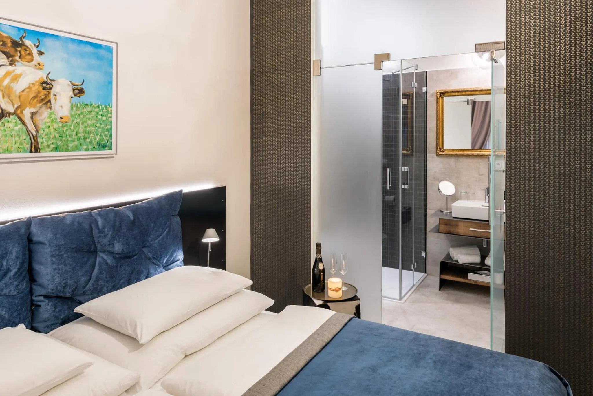 Bathroom, Bed in MOOo by the Castle