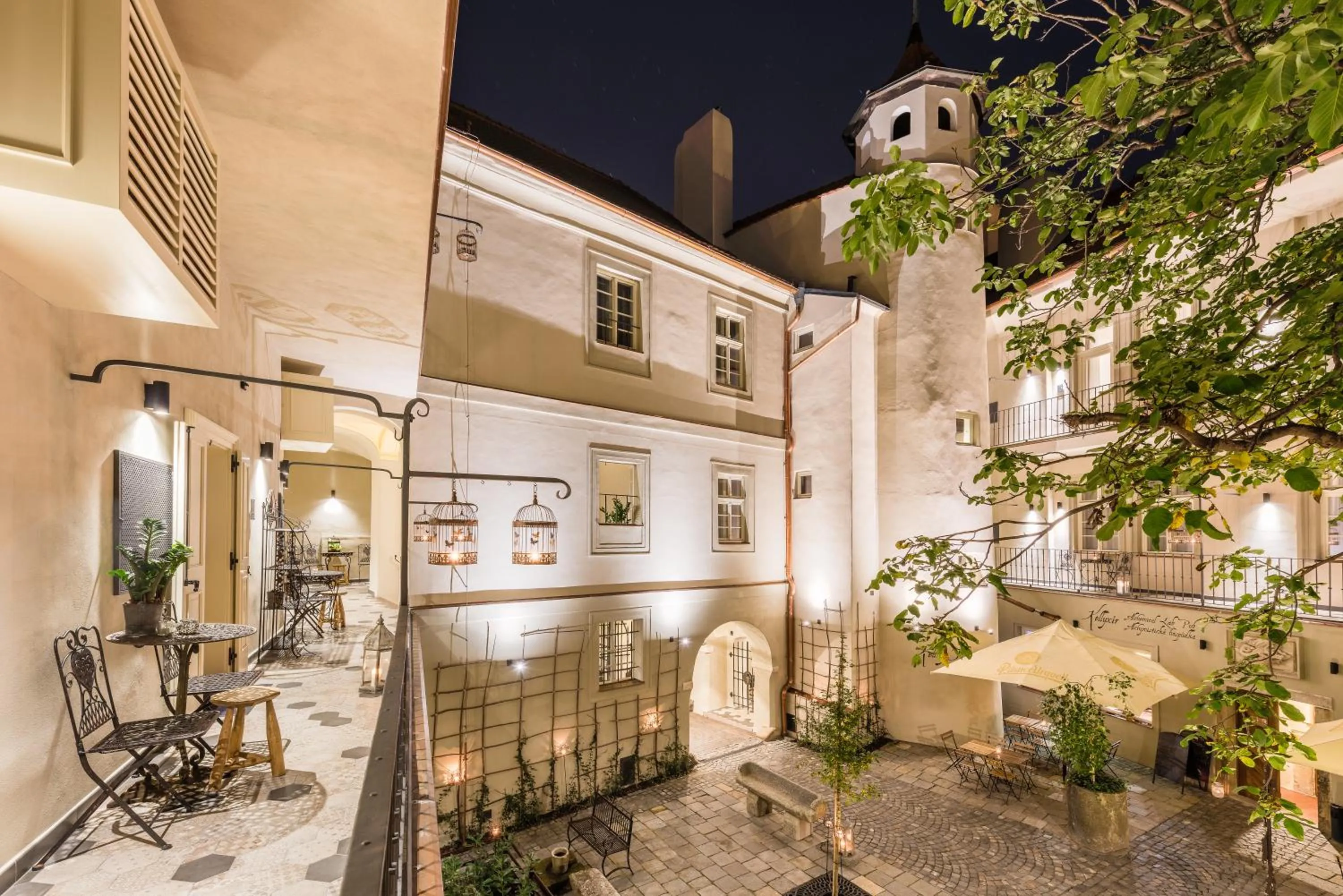 Patio in MOOo by the Castle