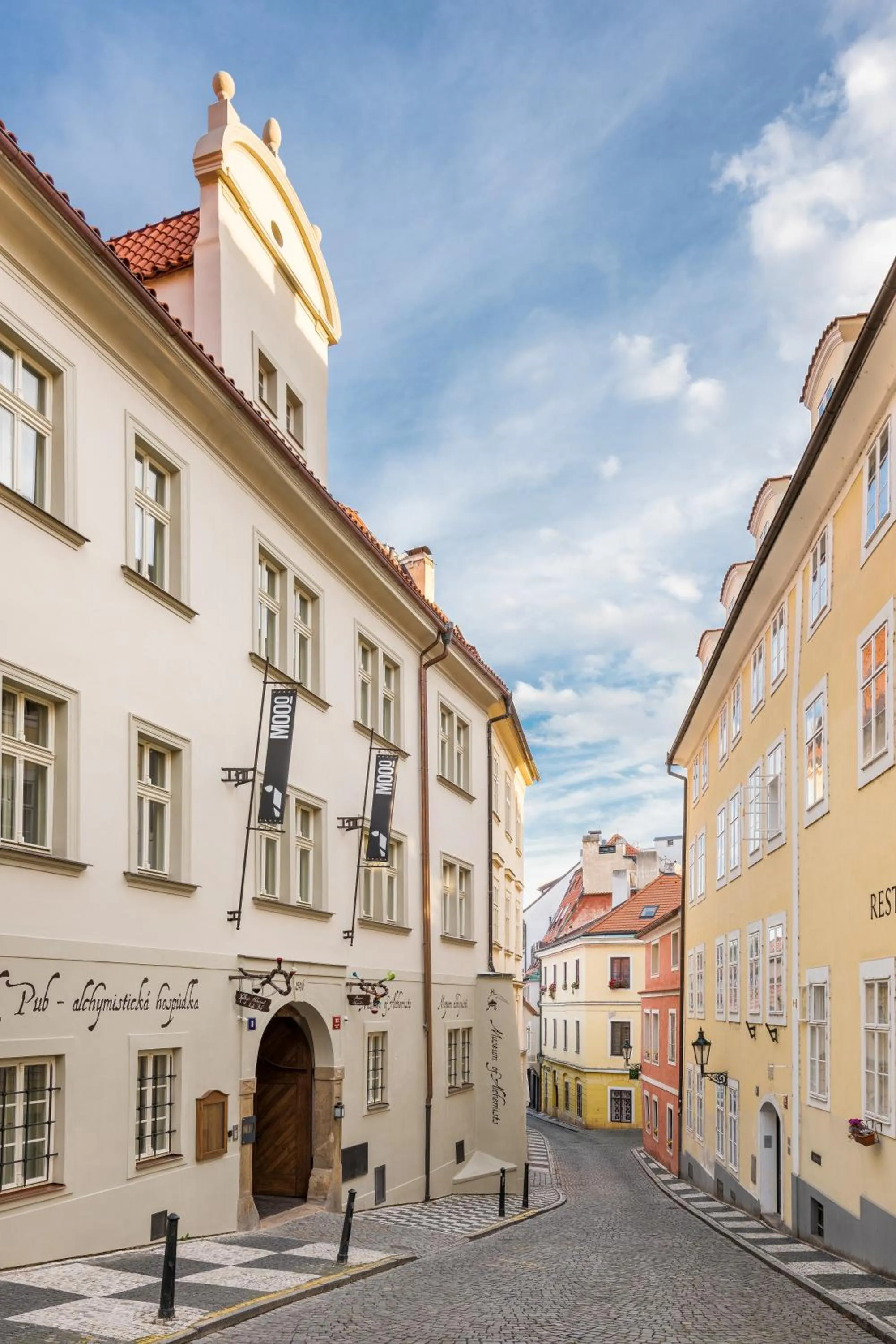 Facade/entrance in MOOo by the Castle