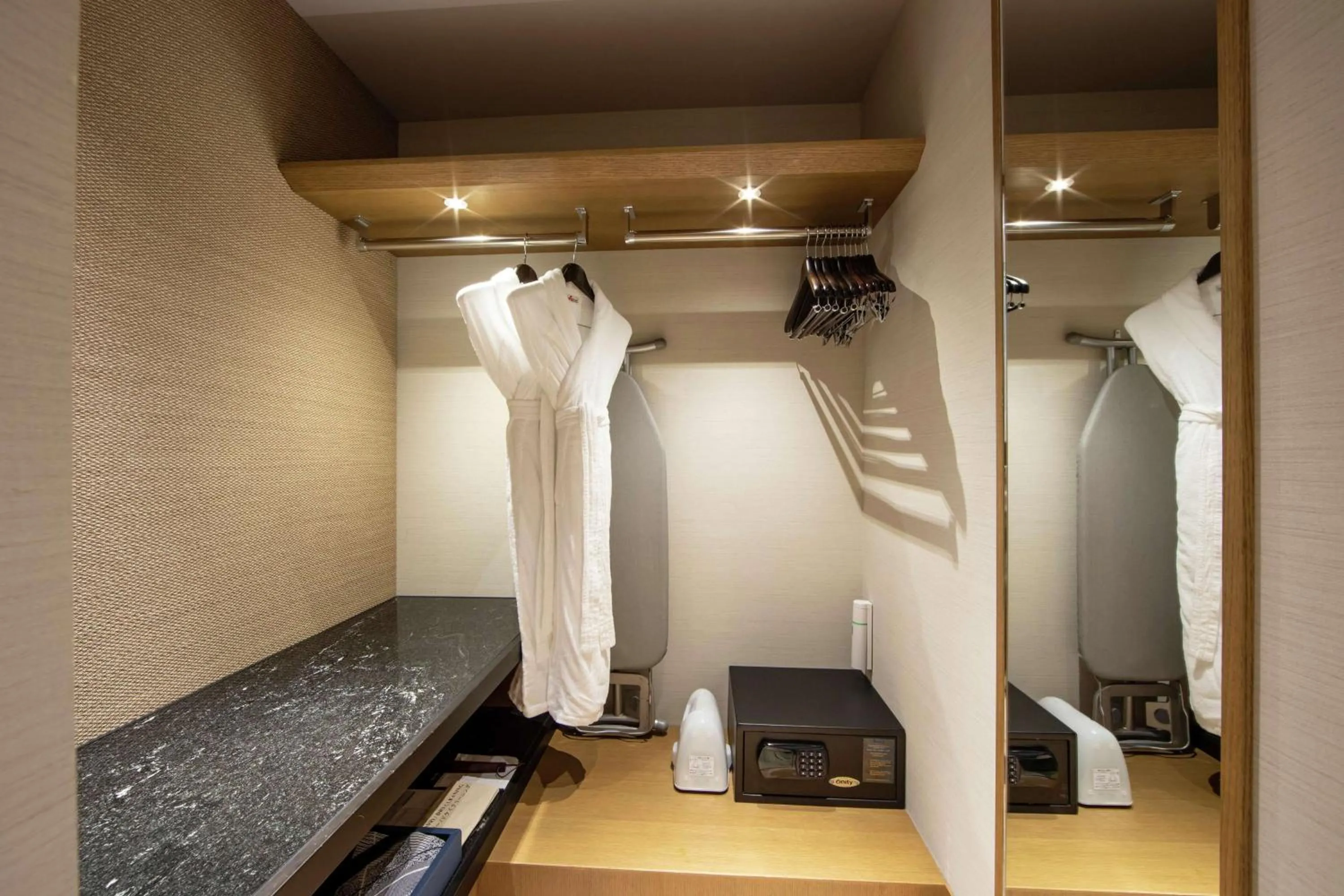 Living room in Hilton Nagoya Hotel