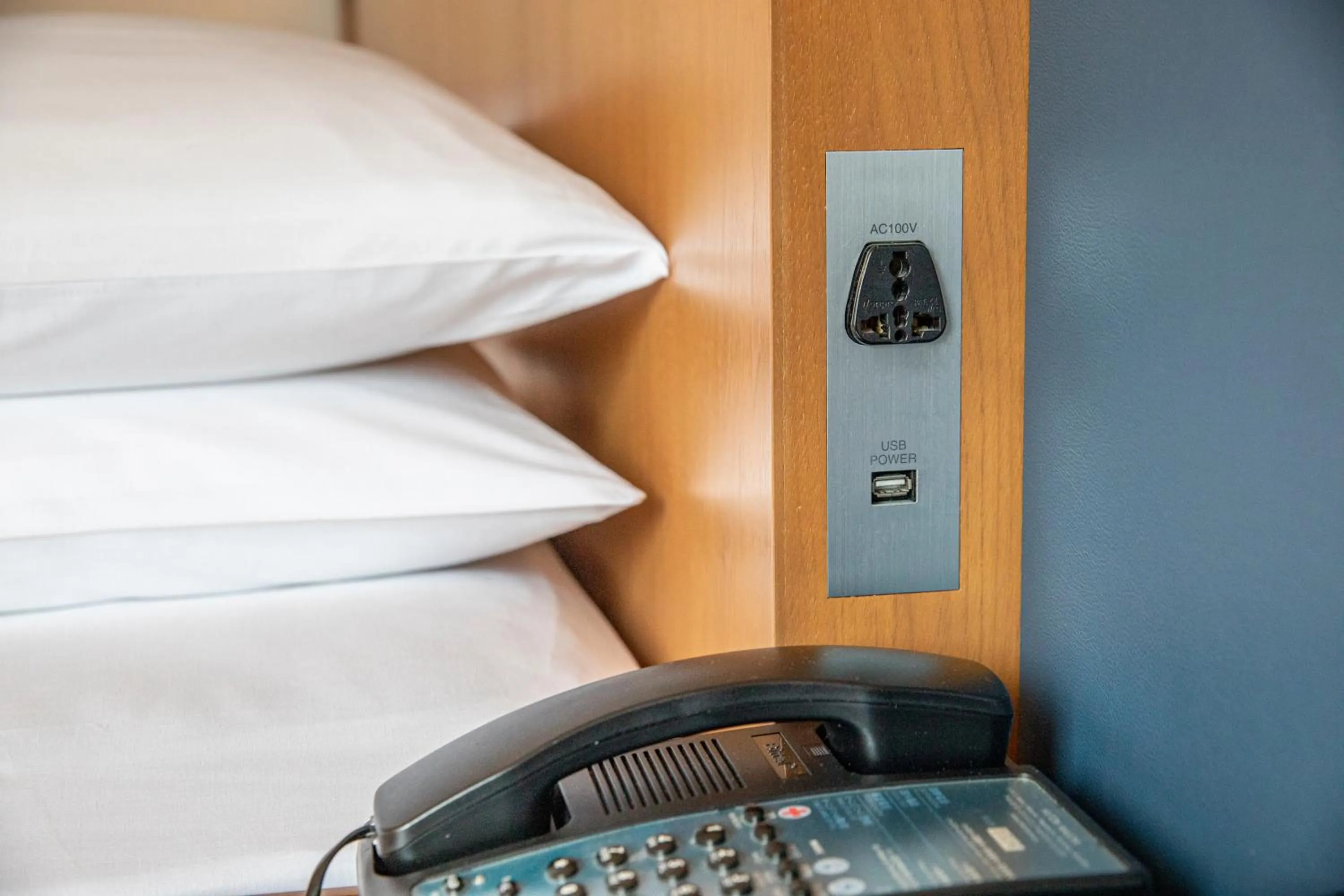 Photo of the whole room, Bed in Hilton Nagoya Hotel