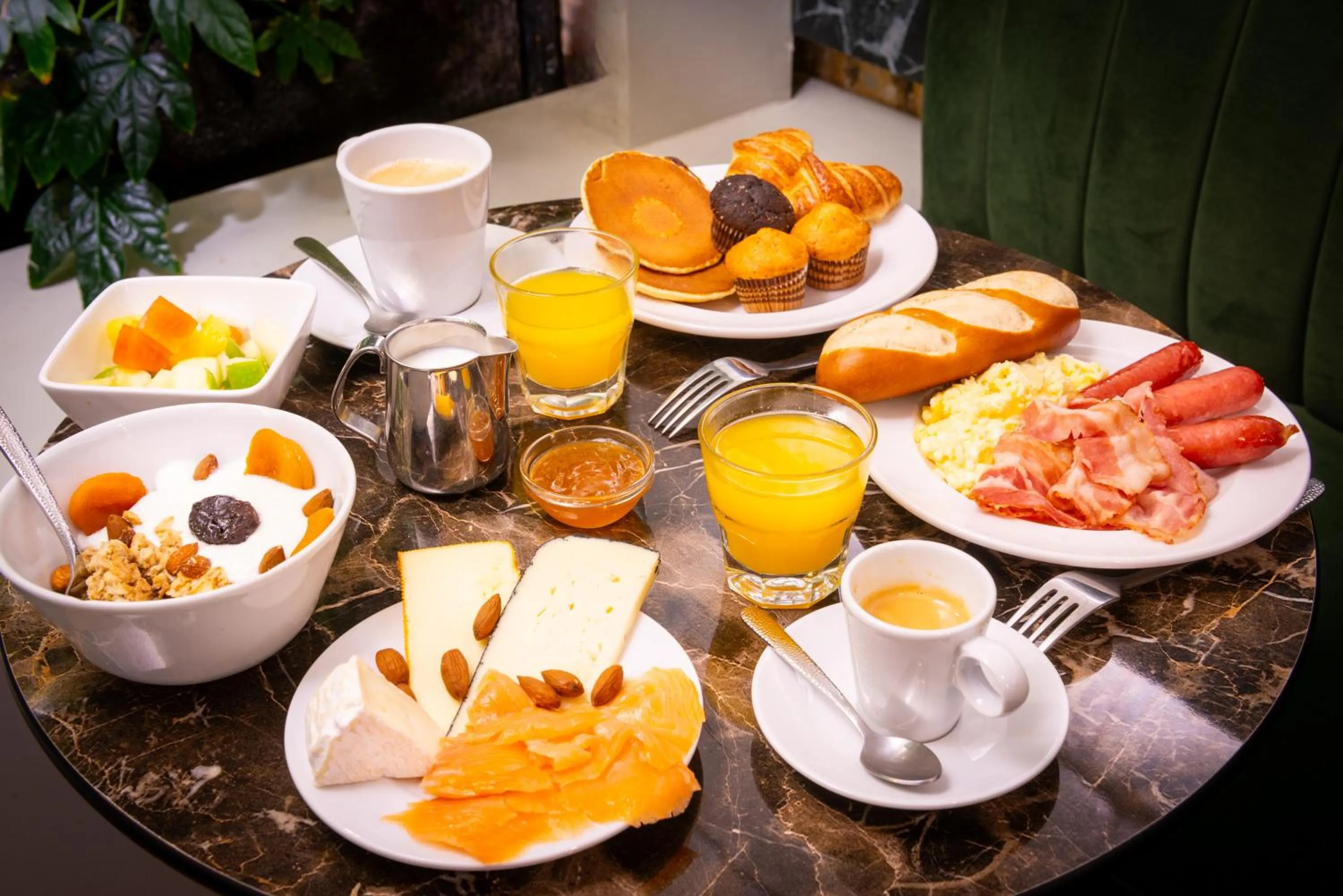 Breakfast in Hôtel Aston Paris
