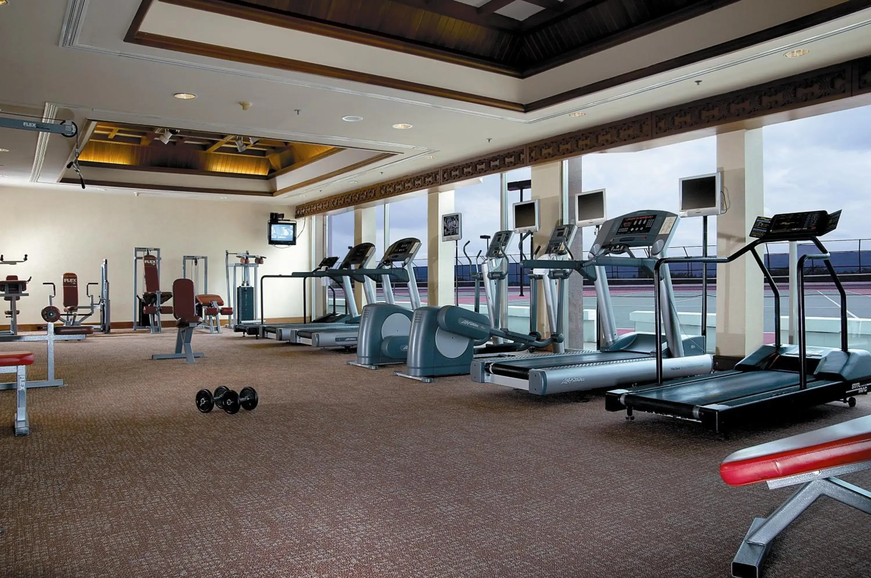 Fitness centre/facilities in Shangri-la Surabaya Fitness centre/facilities in Shangri-la Surabaya