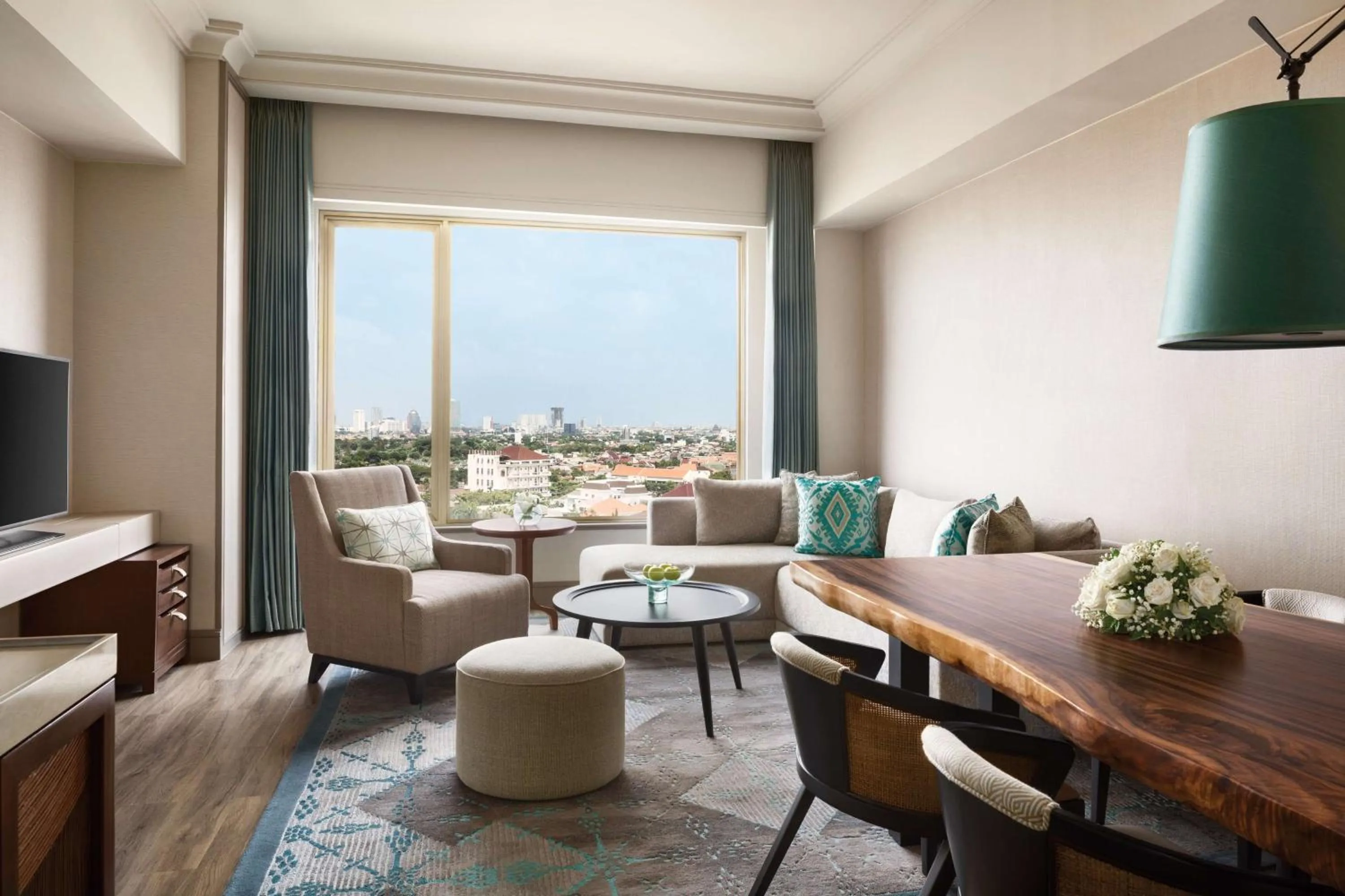 Photo of the whole room in Shangri-la Surabaya