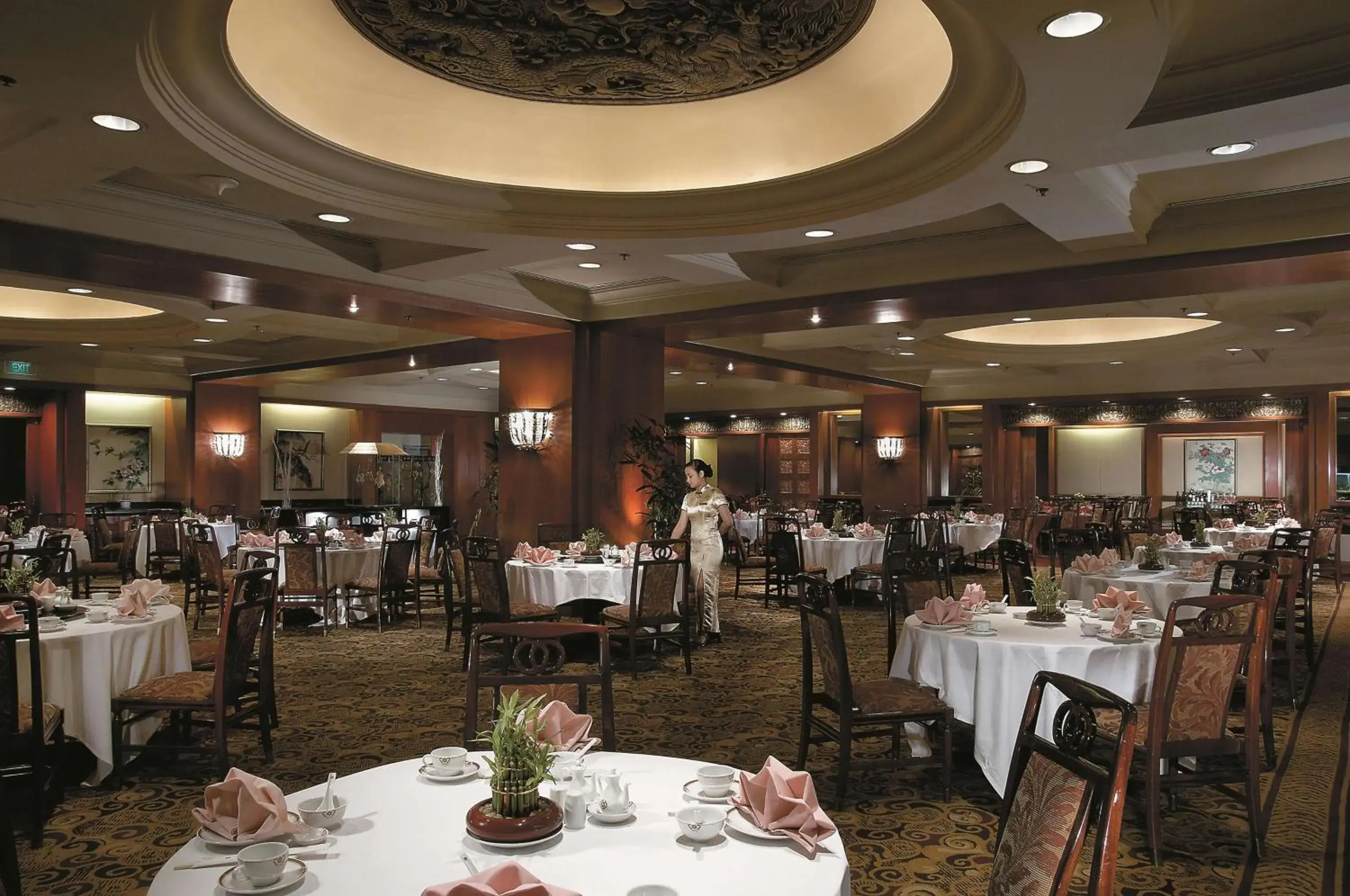 Restaurant/places to eat in Shangri-la Surabaya Restaurant/places to eat in Shangri-la Surabaya