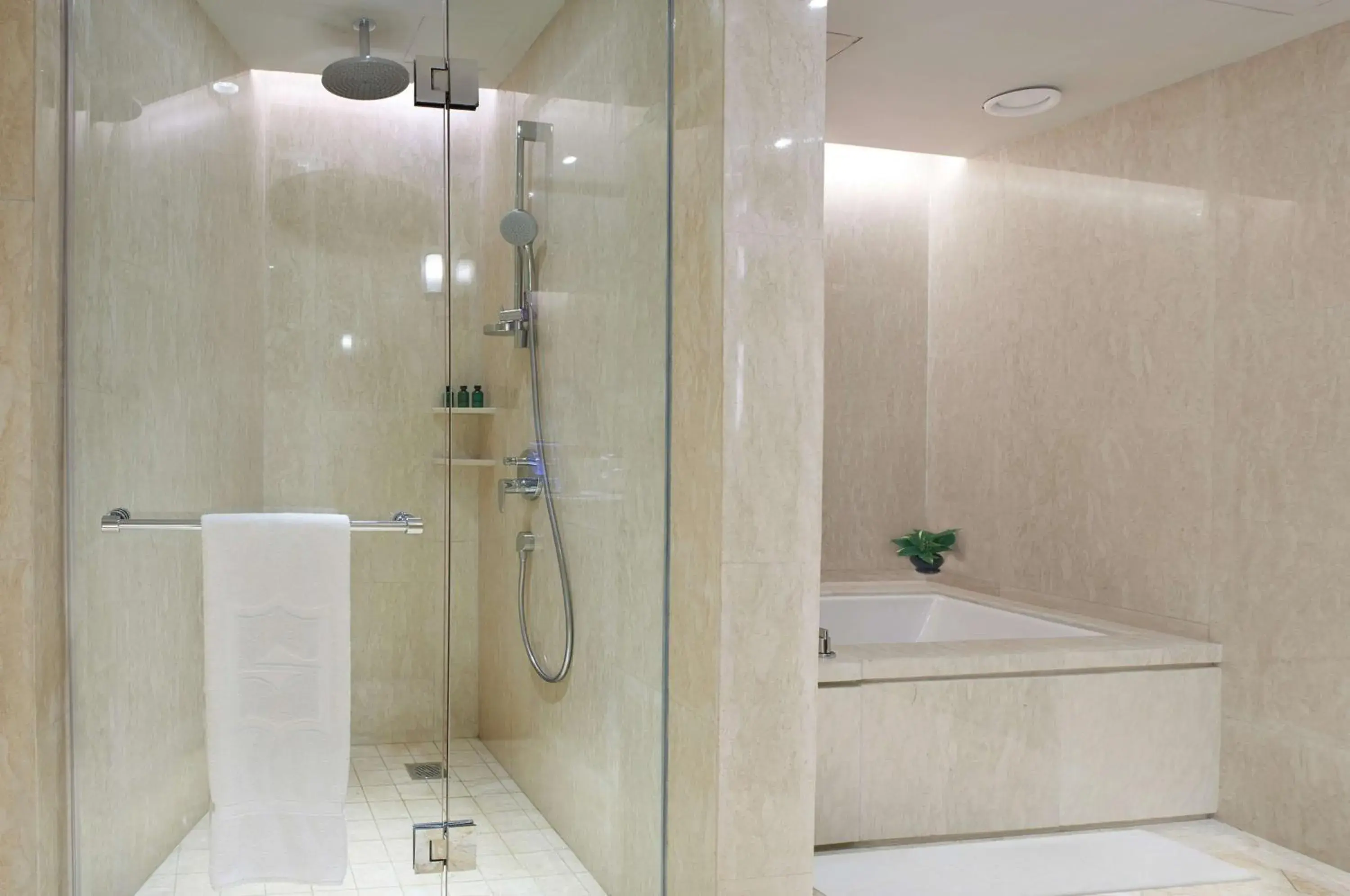 Photo of the whole room in Shangri-la Surabaya Photo of the whole room in Shangri-la Surabaya