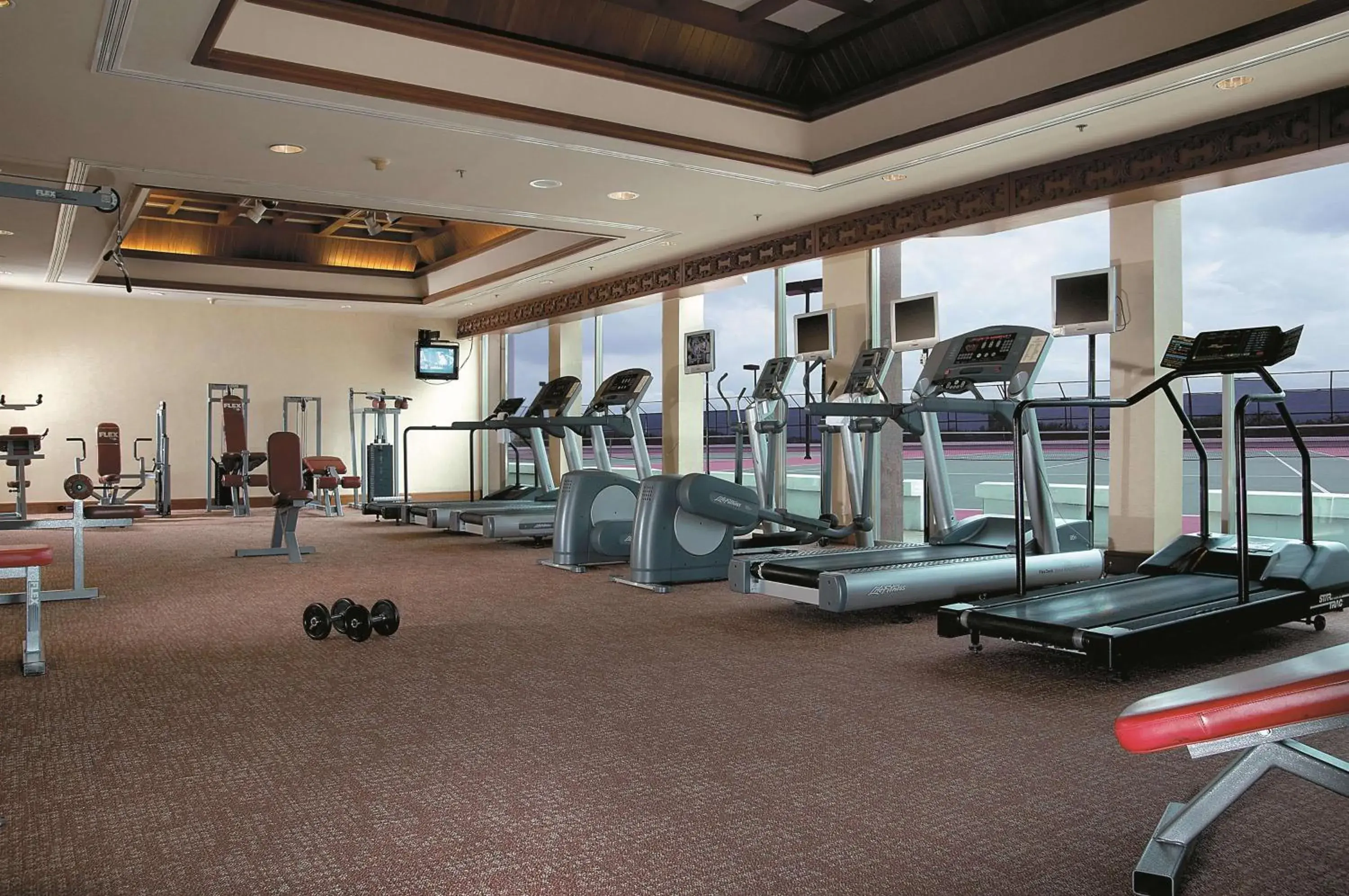Fitness centre/facilities in Shangri-la Surabaya Fitness centre/facilities in Shangri-la Surabaya