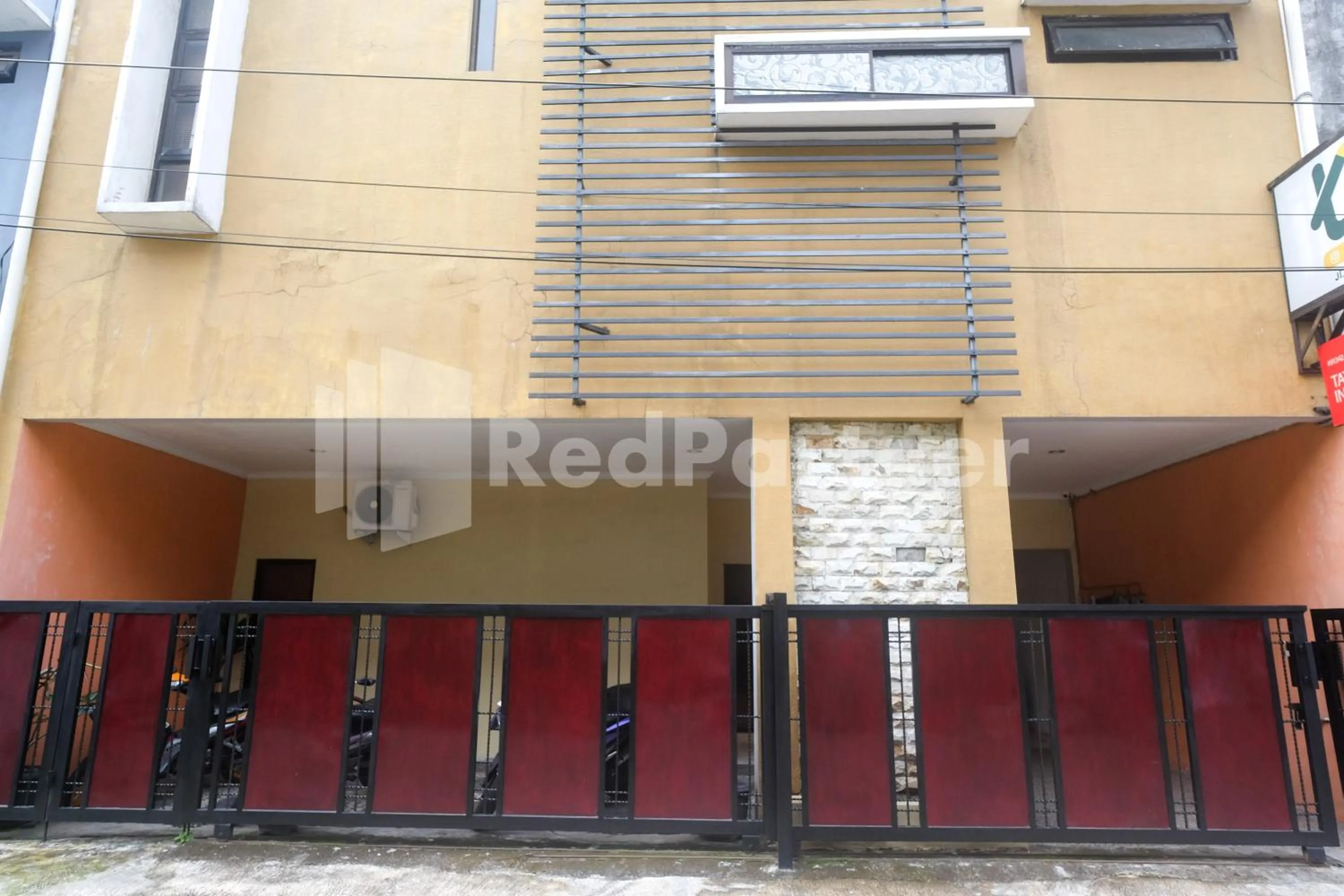 Property building in Tatti Inn Syariah Seturan RedPartner