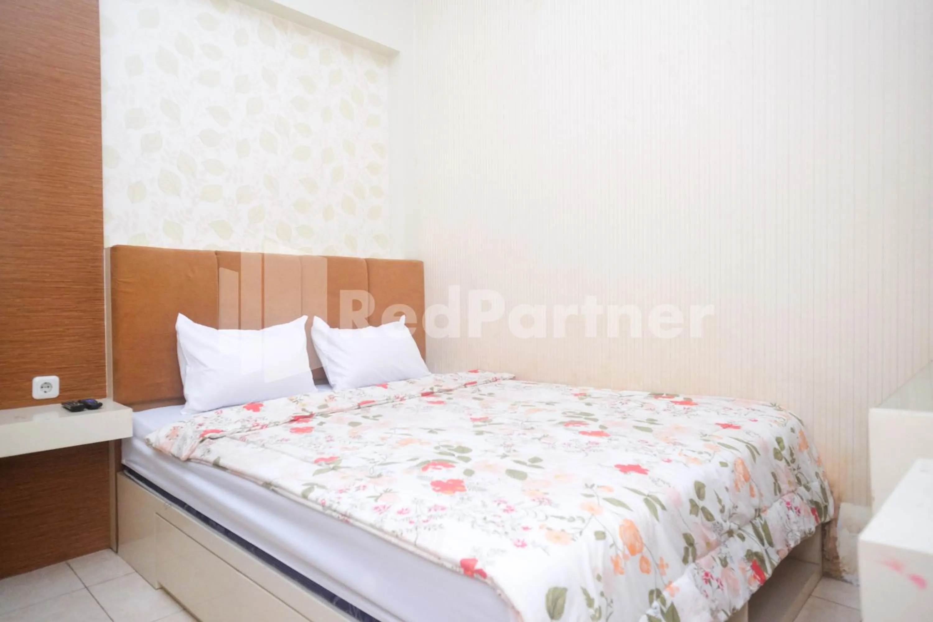 Bedroom, Bed in Tatti Inn Syariah Seturan RedPartner
