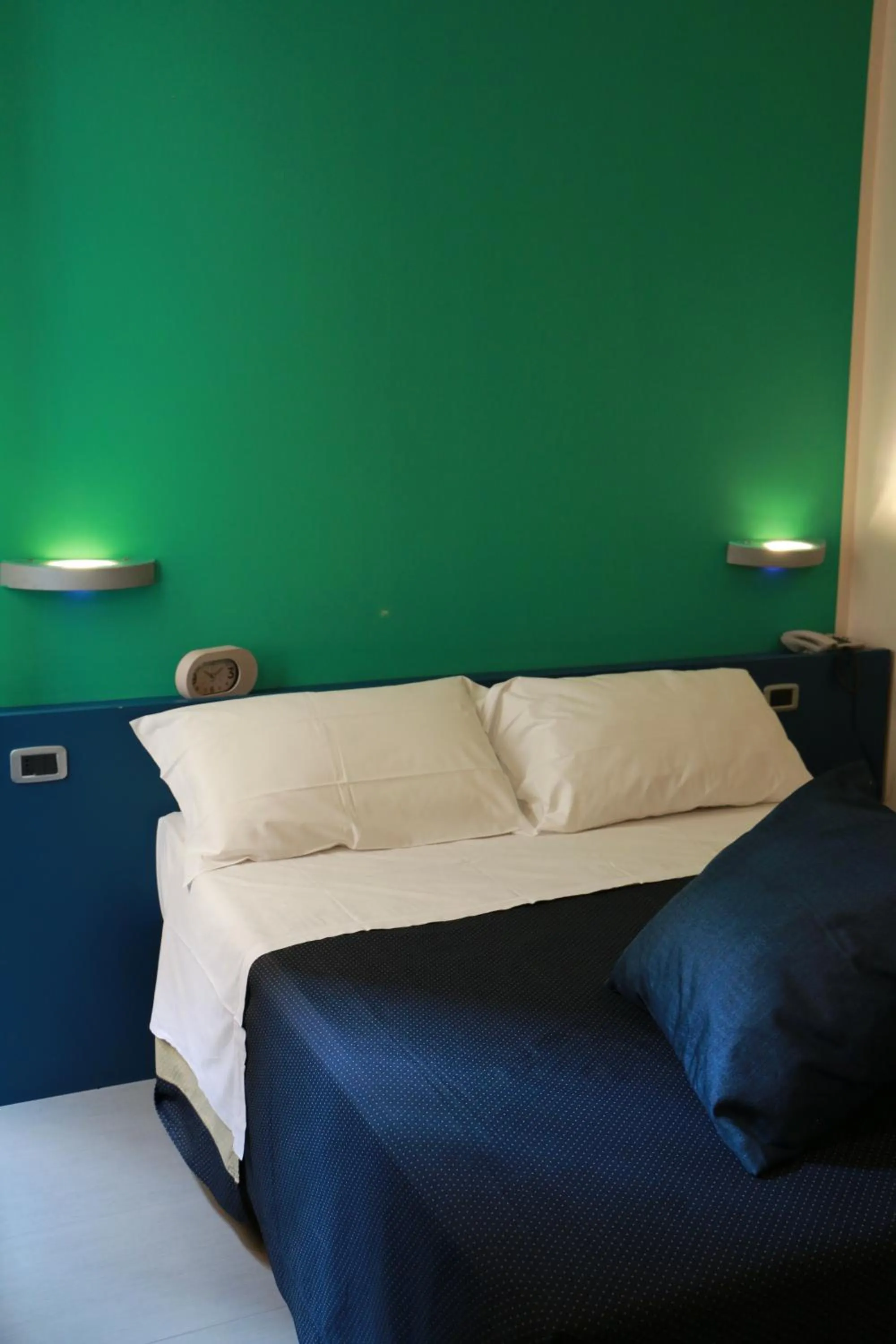 Bed in Hotel Kursaal BB