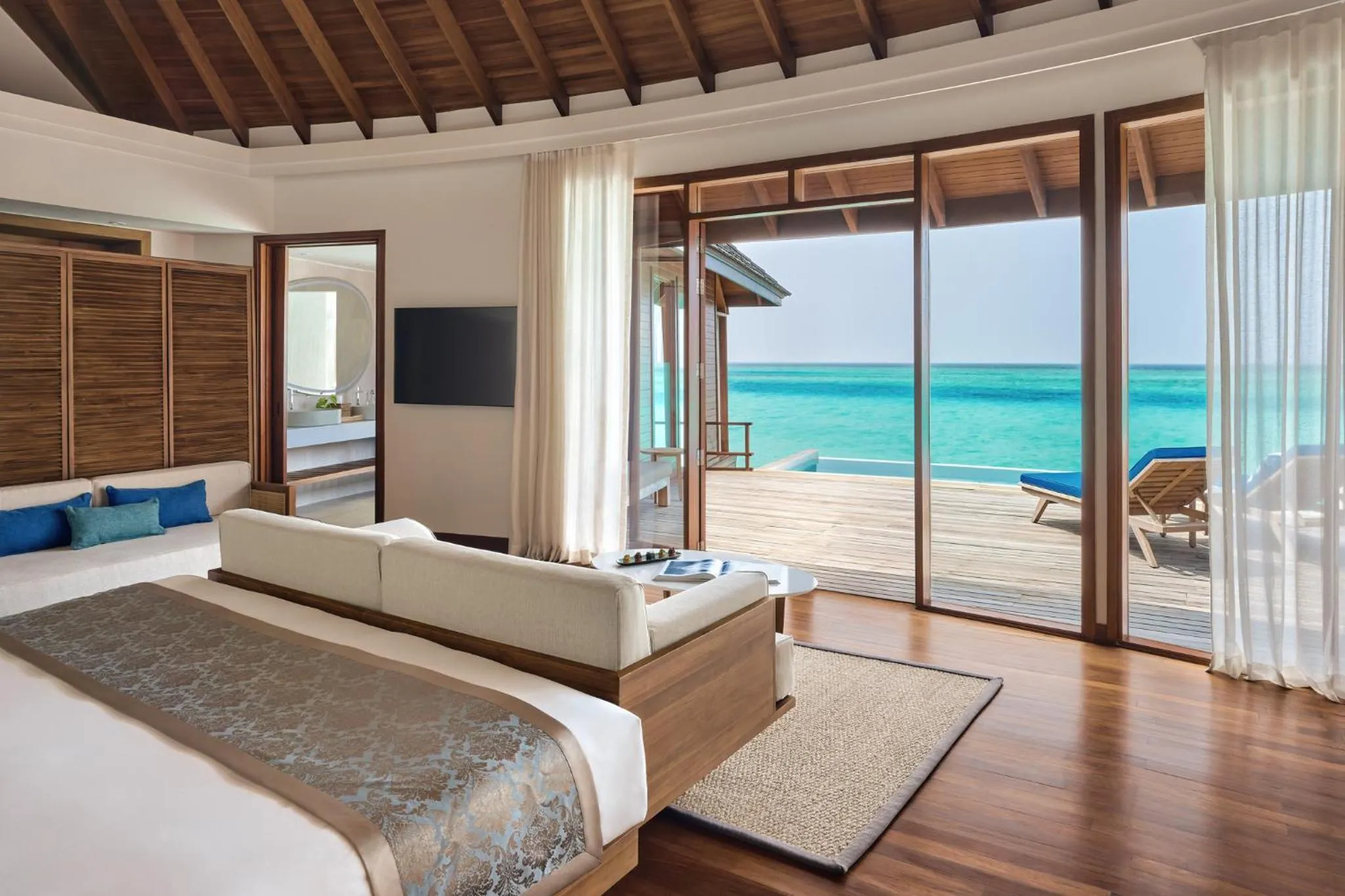 Bedroom, Bed in Anantara Dhigu Maldives Resort