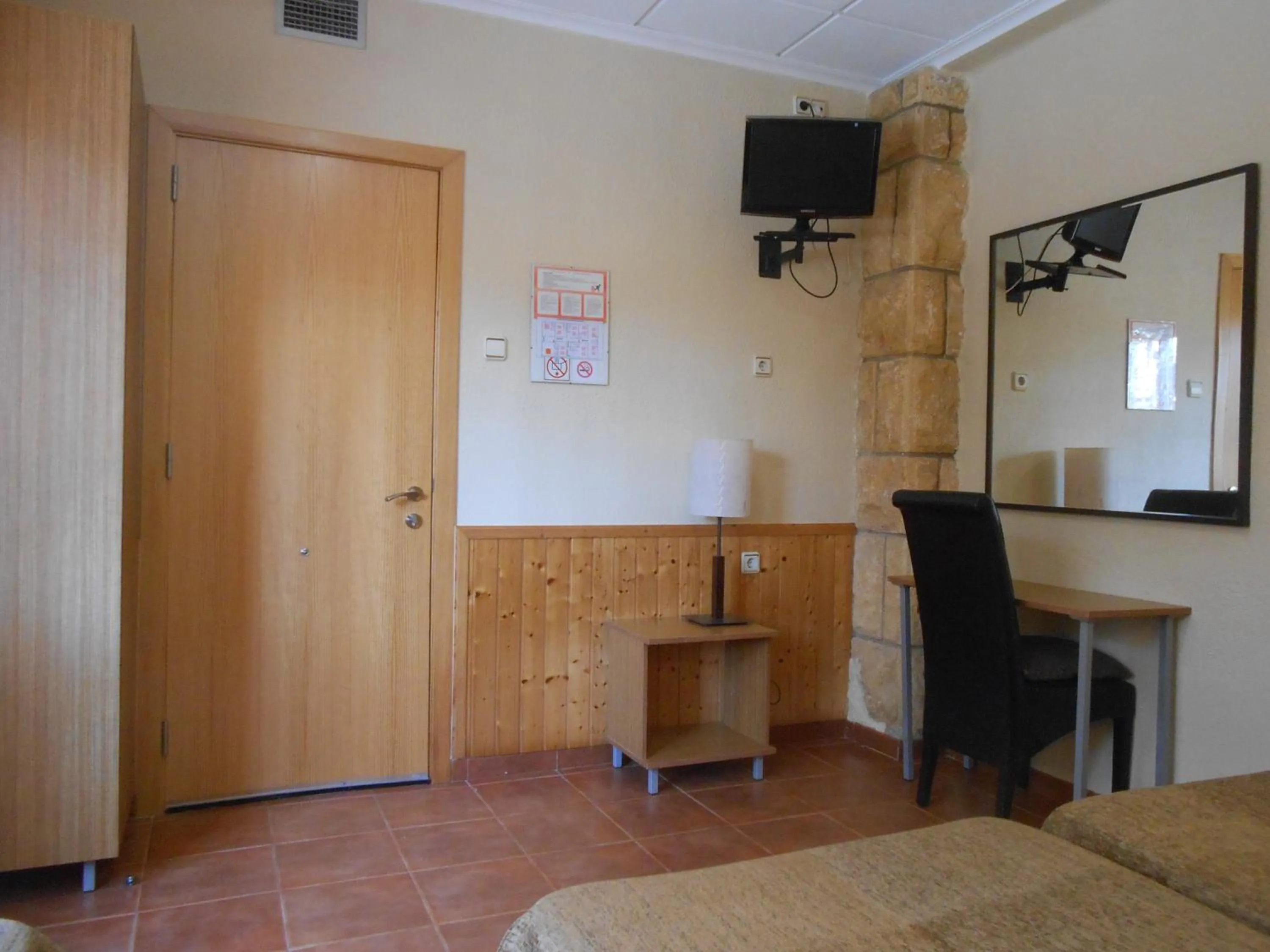 TV and multimedia in Hostal El Callejón