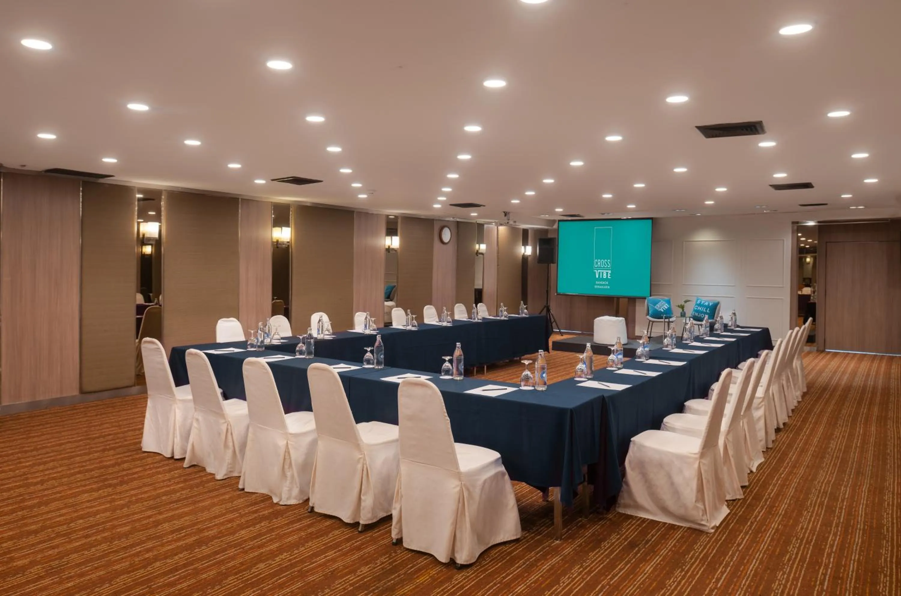 Meeting/conference room in Cross Vibe Bangkok Srinakarin
