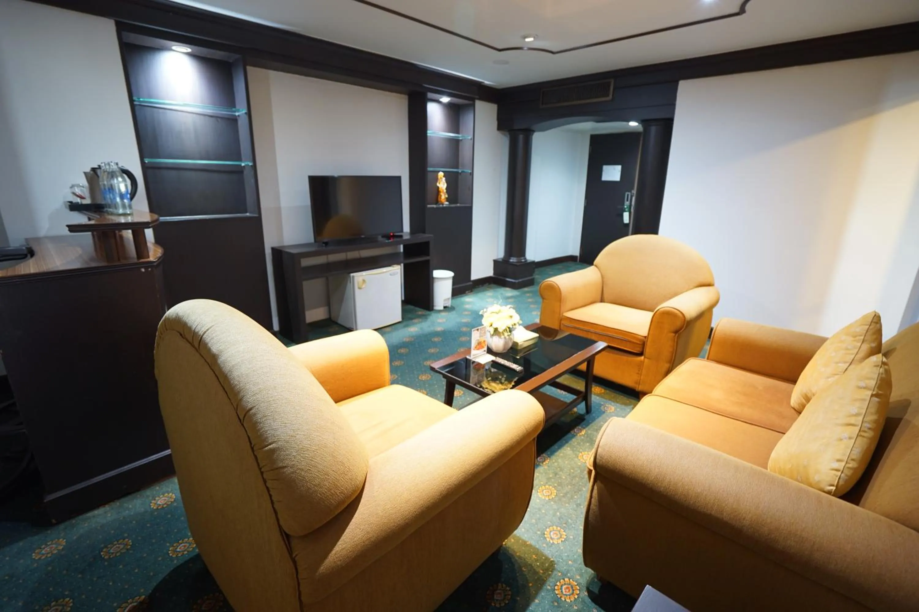 Living room in King Park Avenue Hotel Bangkok