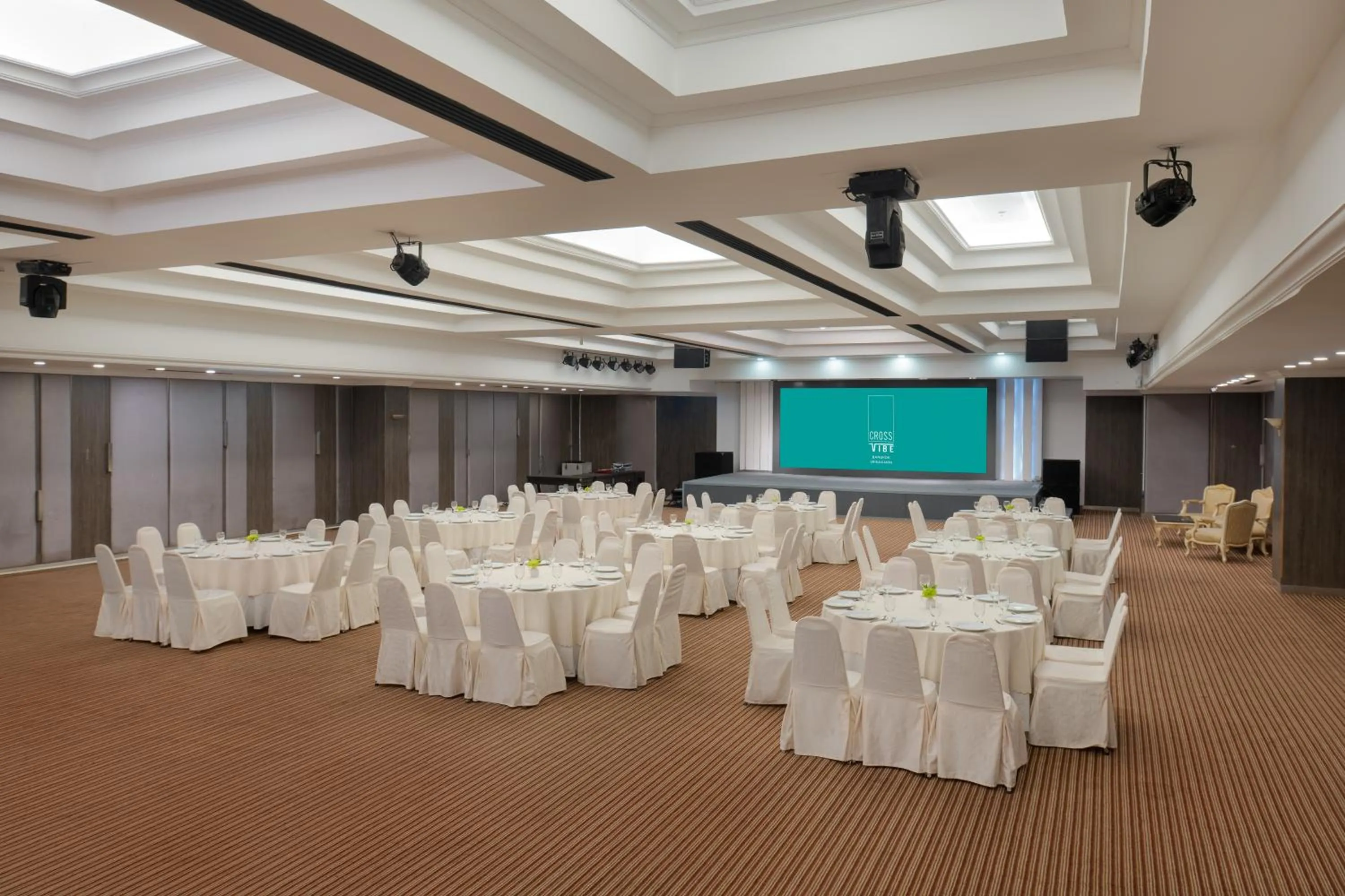 Meeting/conference room in Cross Vibe Bangkok Srinakarin