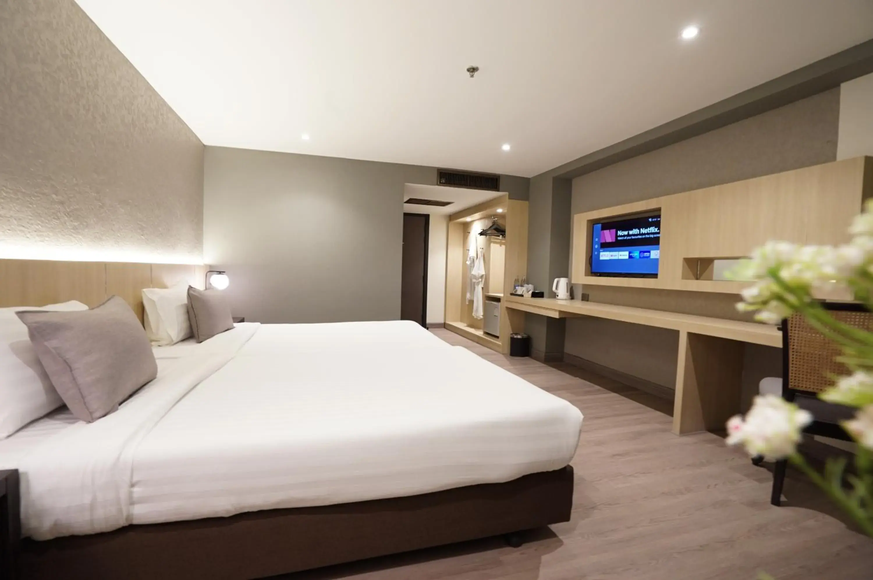 TV and multimedia, Bed in King Park Avenue Hotel Bangkok TV and multimedia, Bed in King Park Avenue Hotel Bangkok