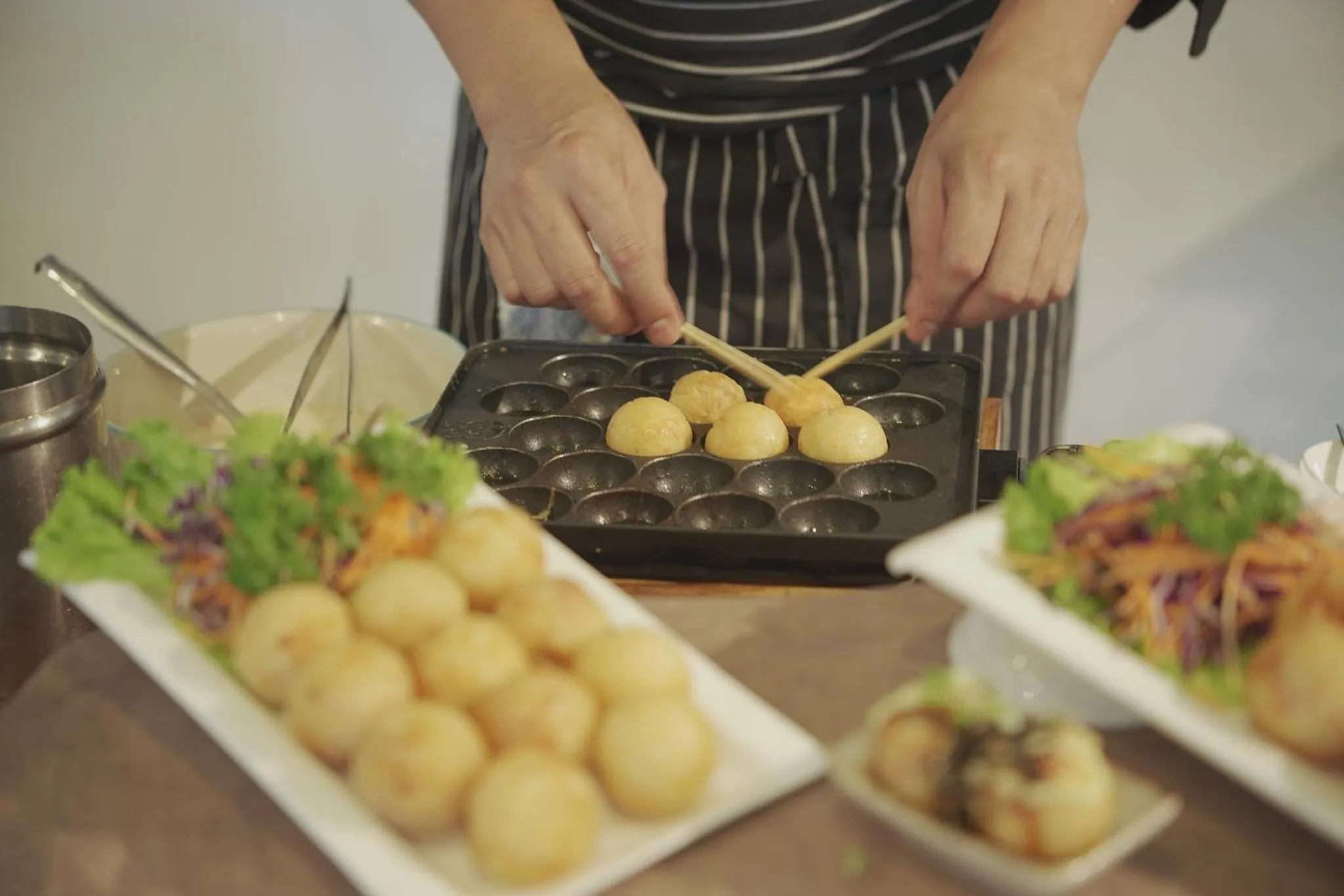 Food and drinks in Cross Vibe Bangkok Srinakarin