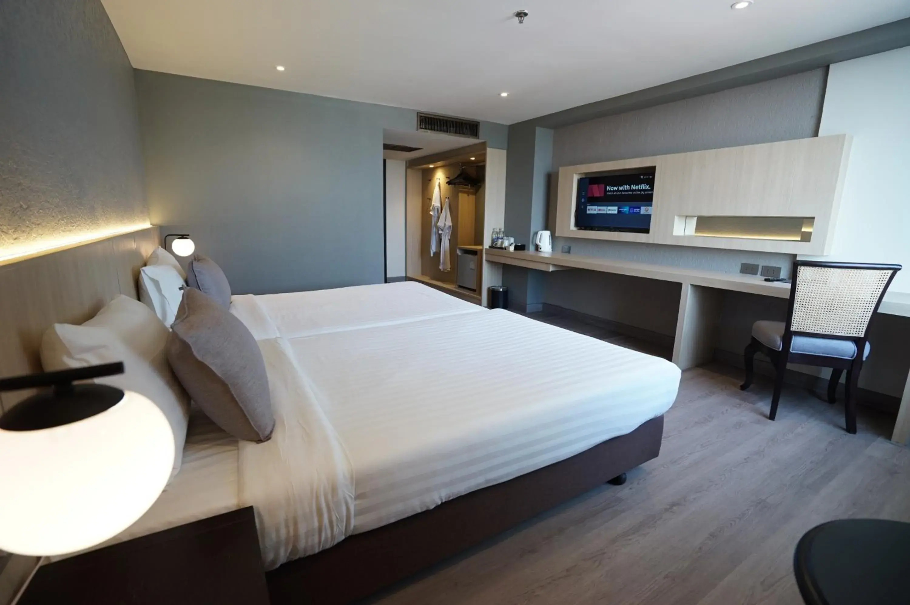 TV and multimedia, Bed in King Park Avenue Hotel Bangkok TV and multimedia, Bed in King Park Avenue Hotel Bangkok