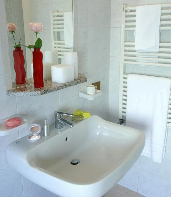 Bathroom in Hotel Loreto