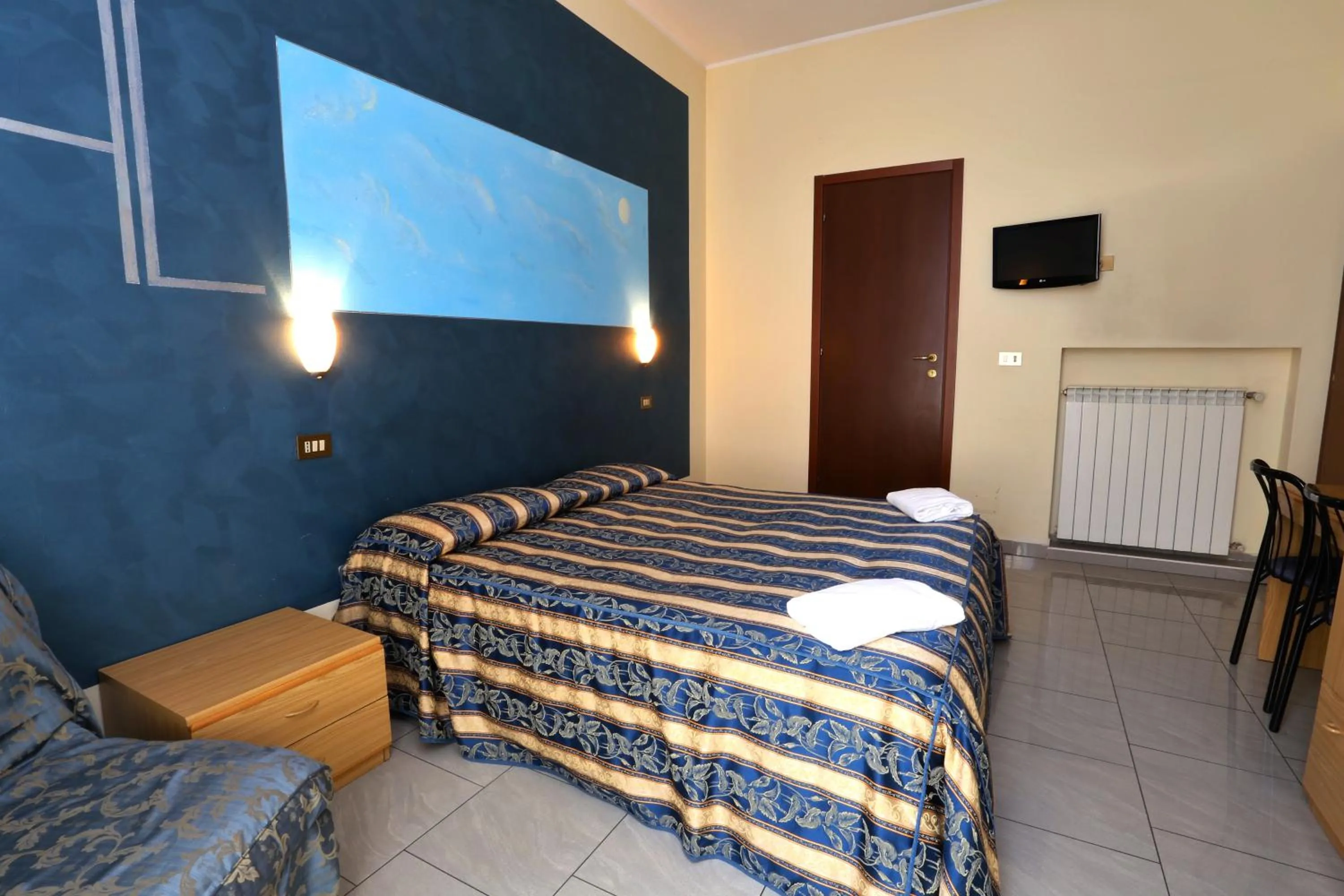 Photo of the whole room in Hotel Loreto