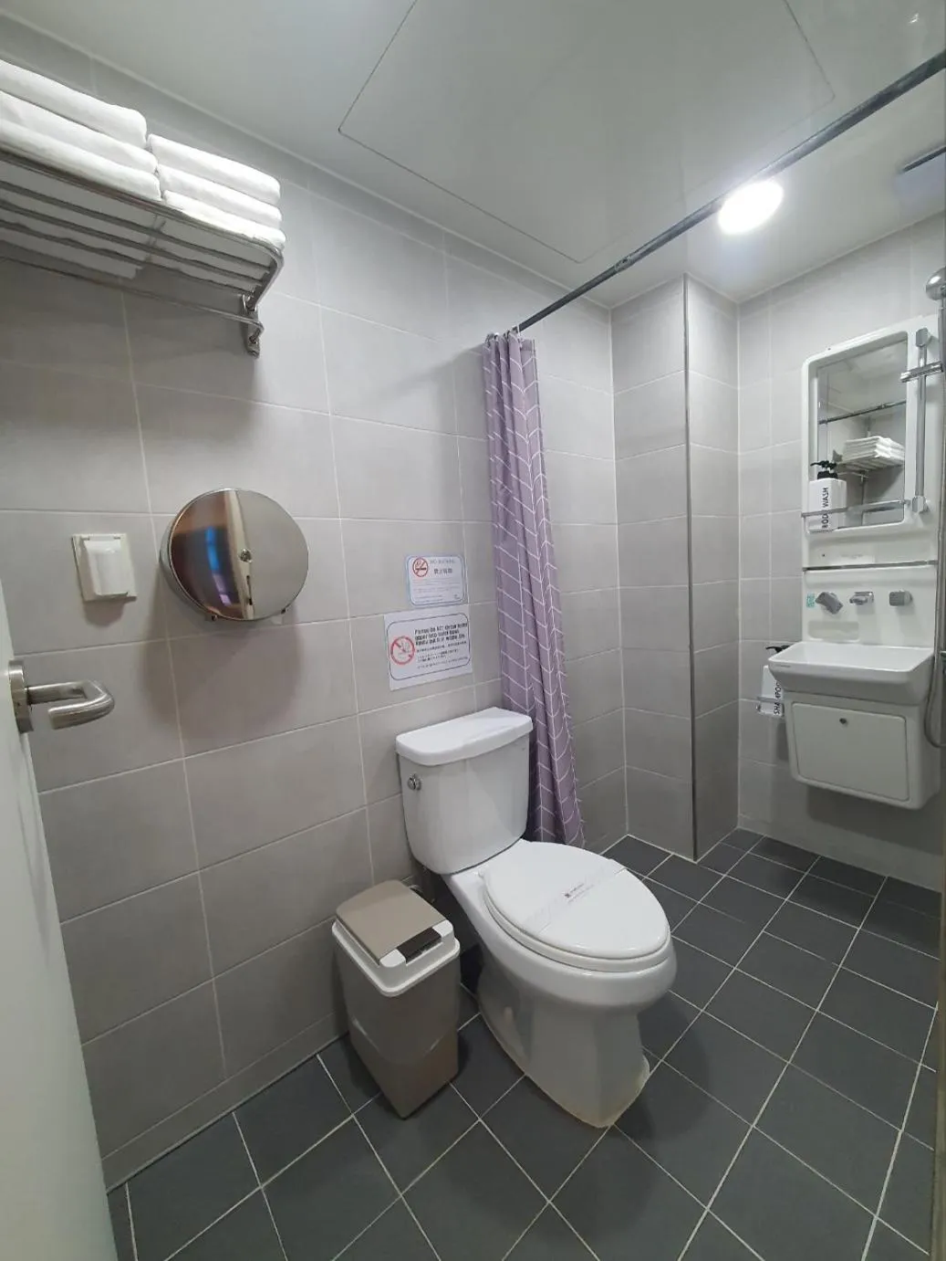 Bathroom in Ehwa In Myeongdong