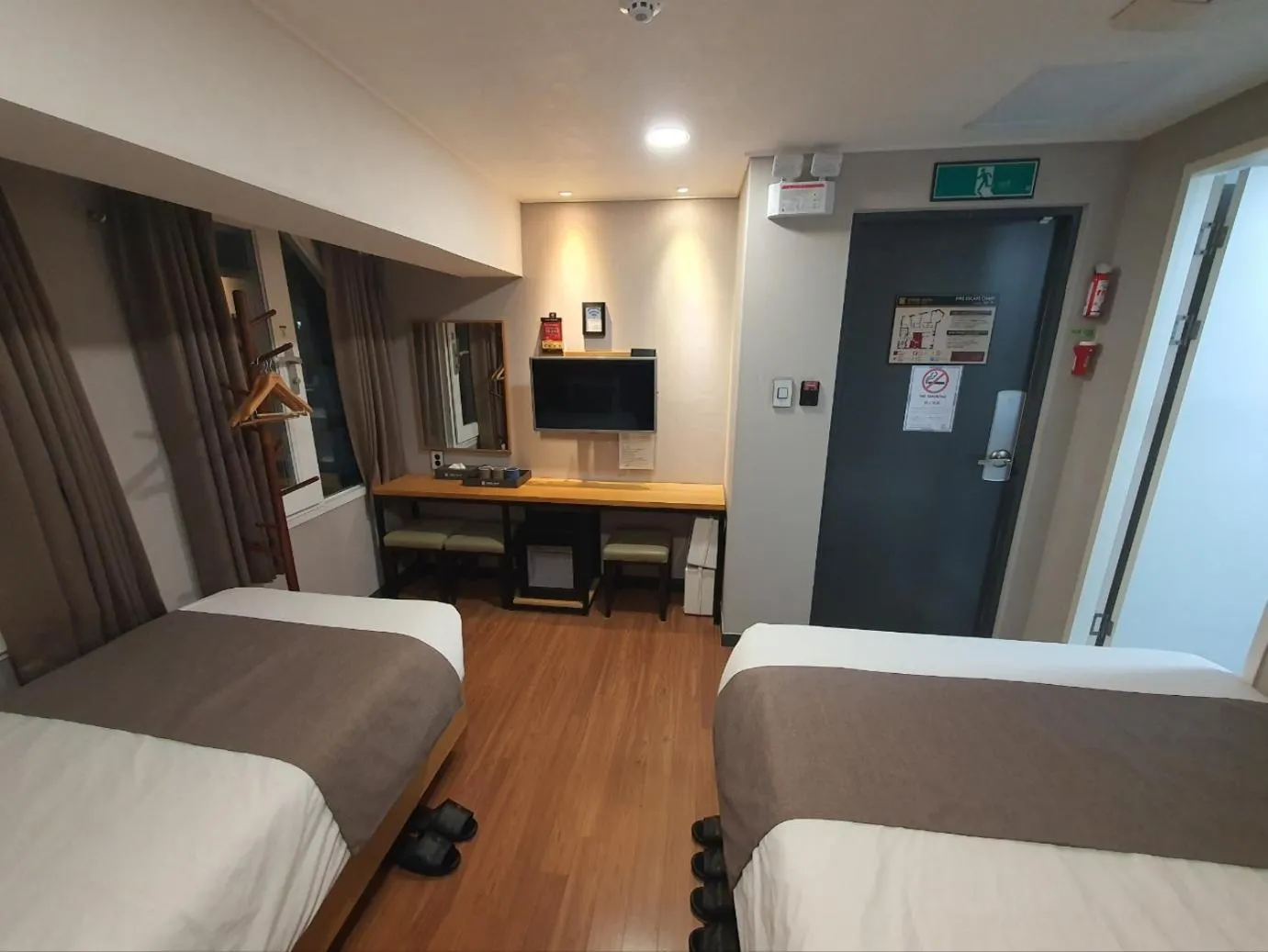 Bedroom, Bed in Ehwa In Myeongdong