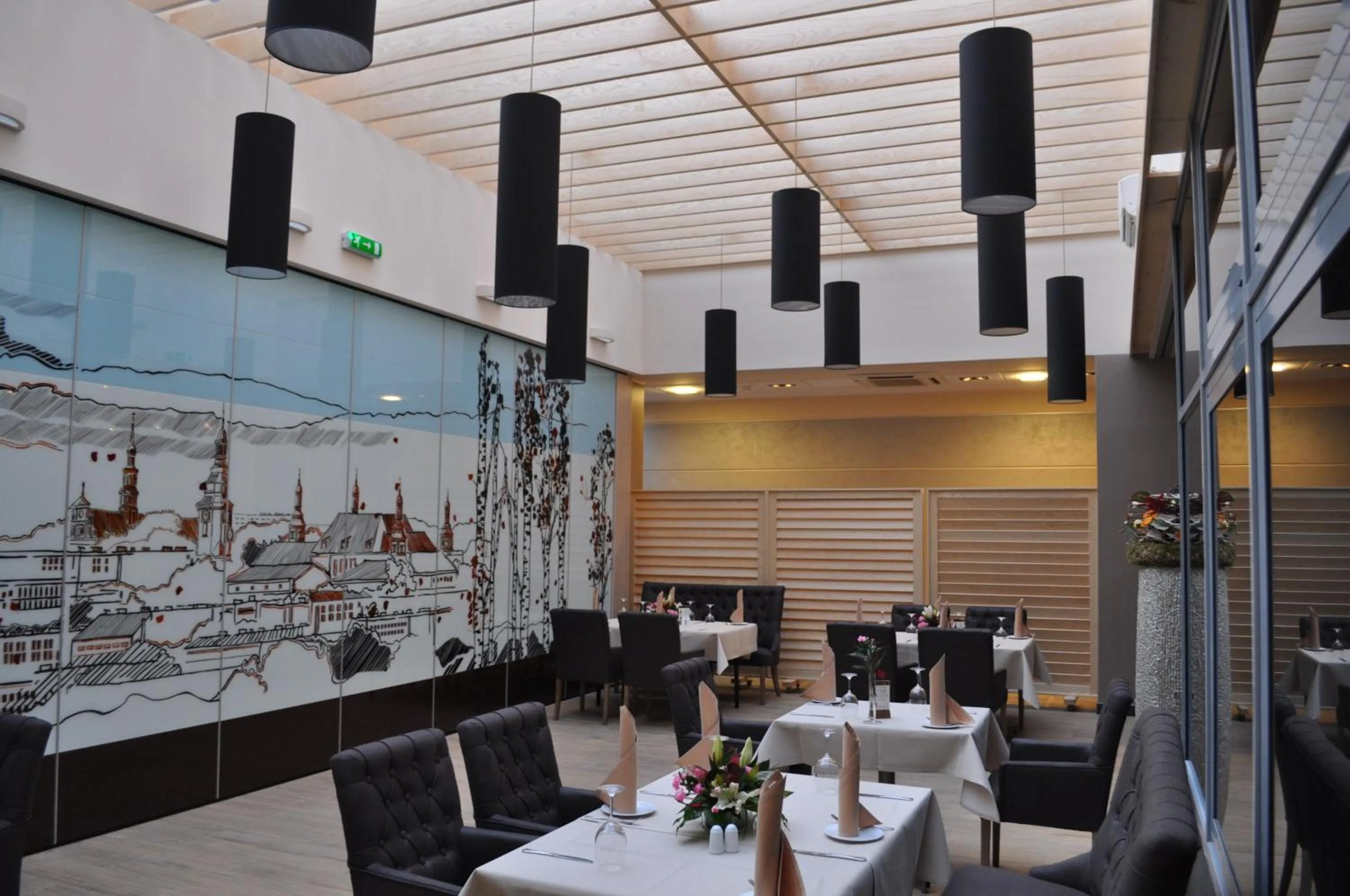 Restaurant/places to eat in Hotel Tęczowy Młyn