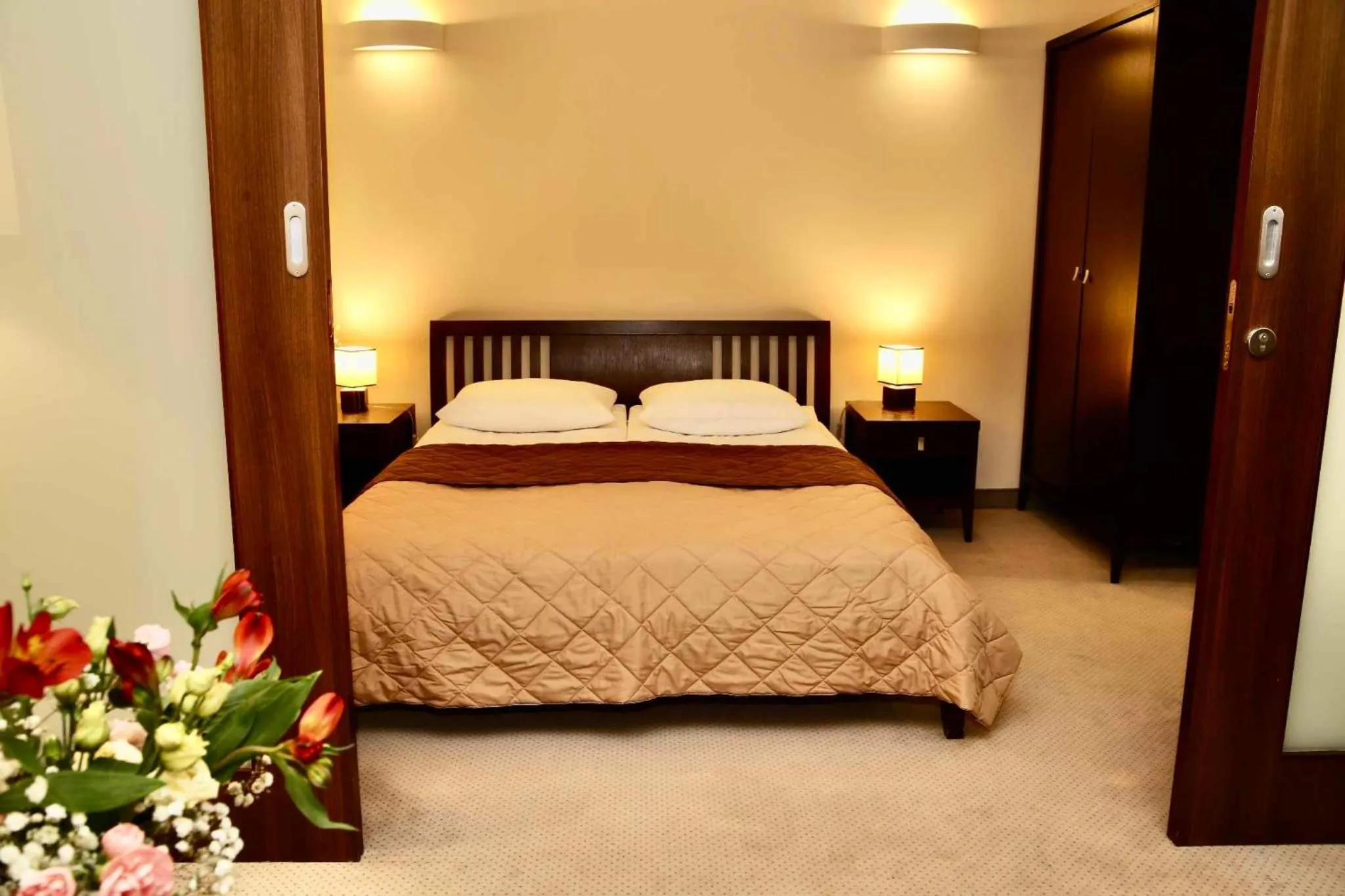 Bed in Hotel Tęczowy Młyn