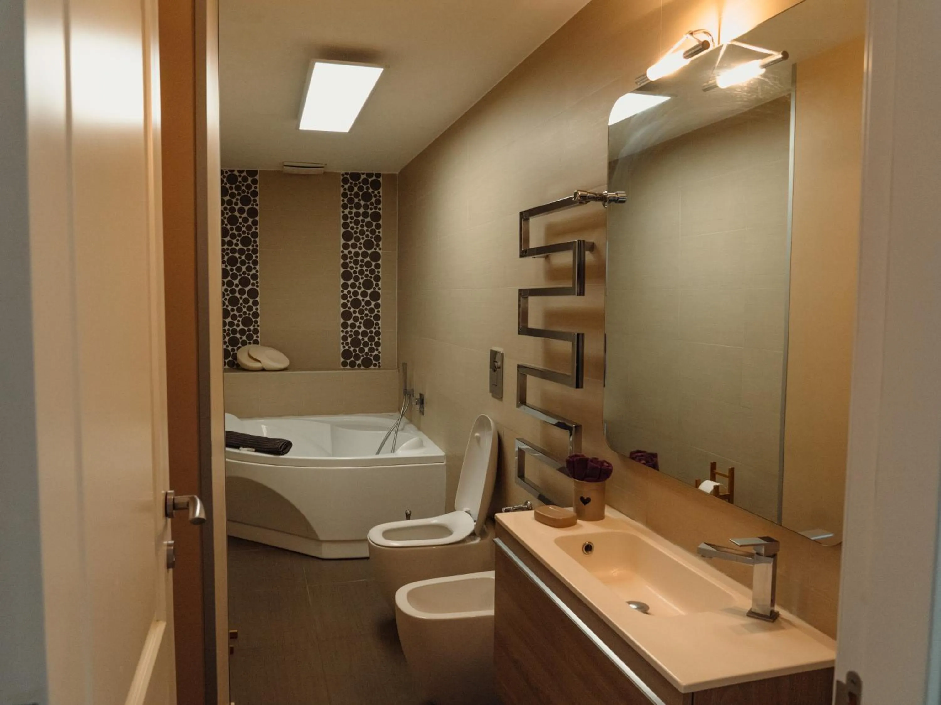 Toilet in Lo Specchio dei Papiri