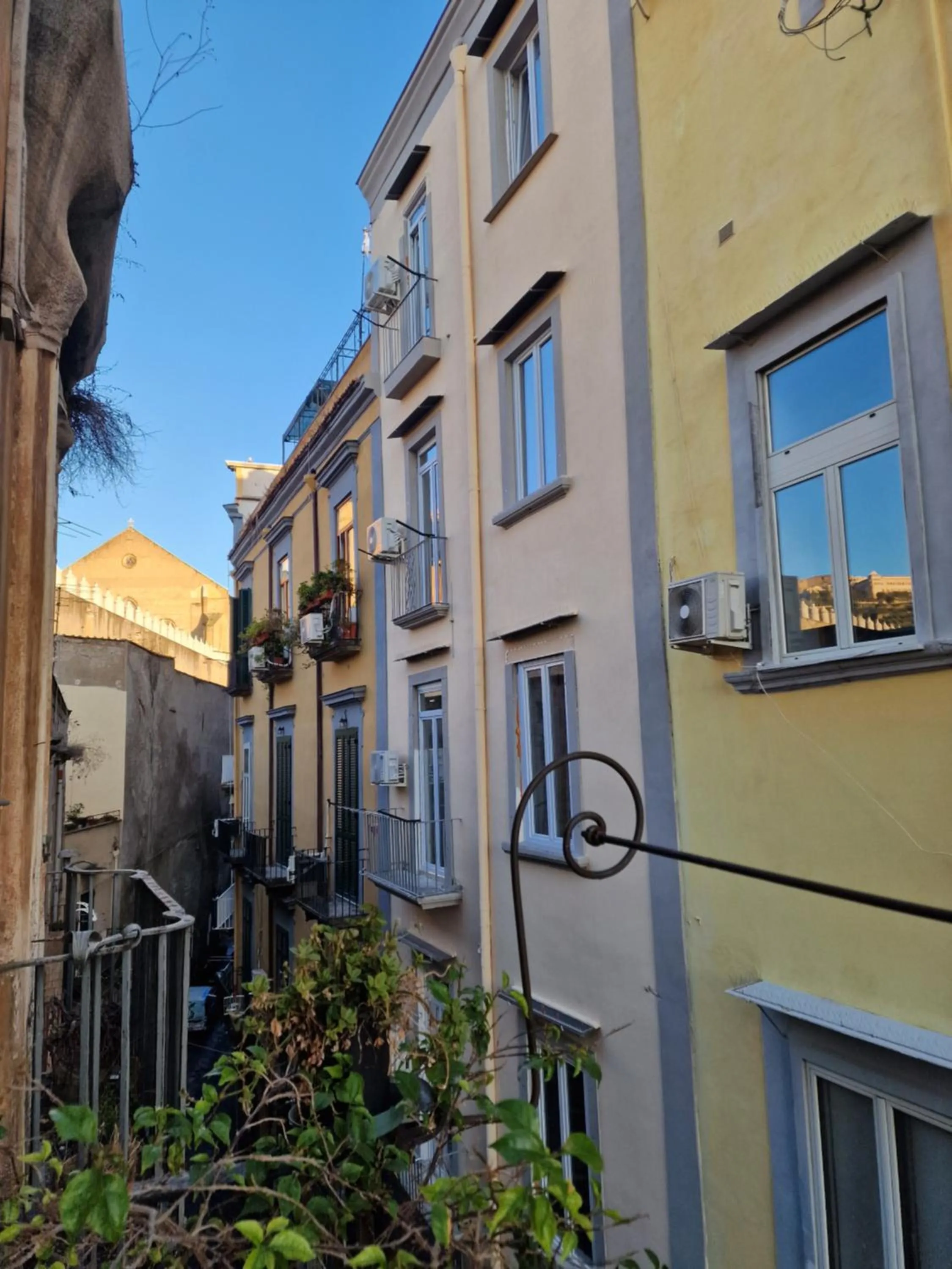 Day in Lo Specchio dei Papiri